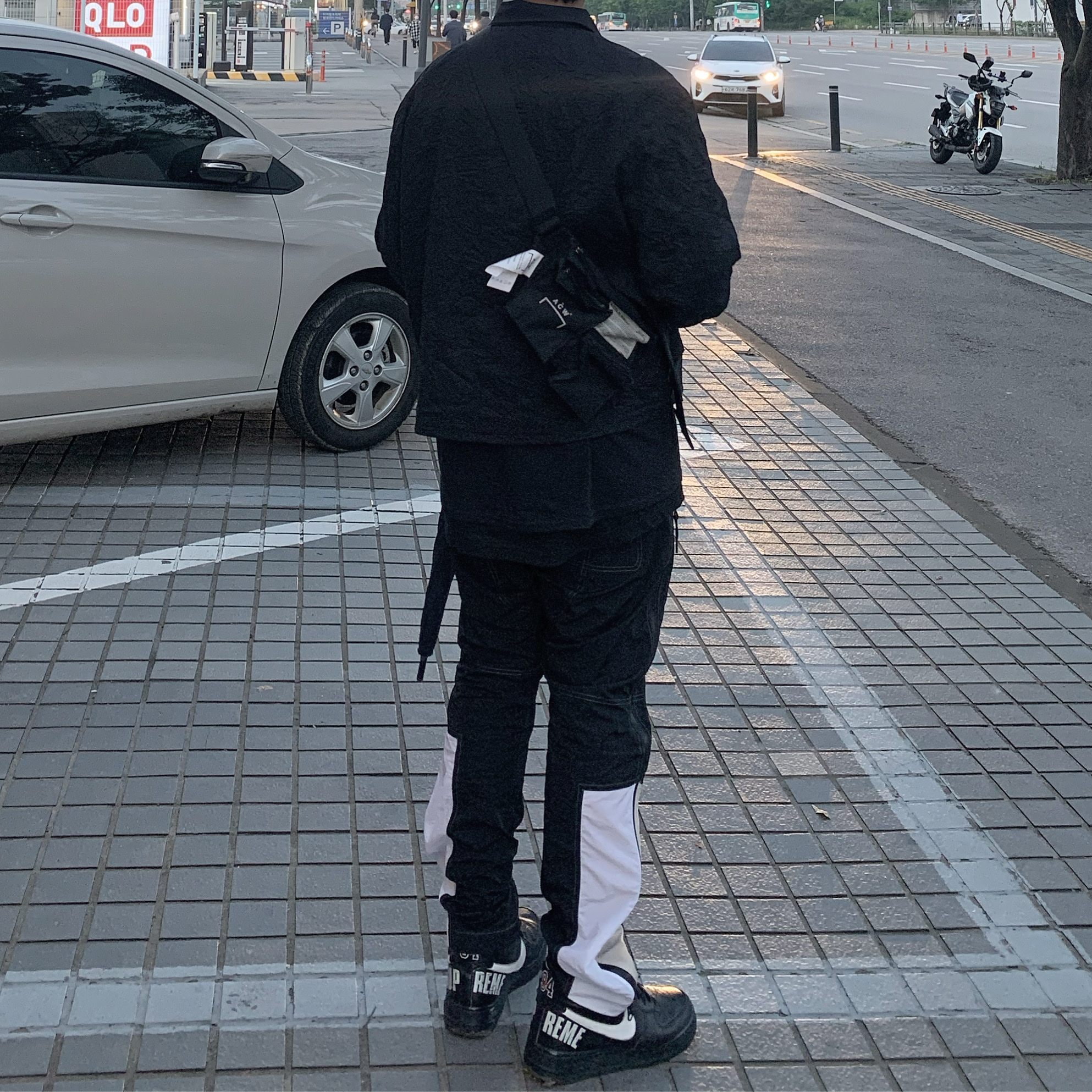 Nike x Supreme Air Force 1 High World Famous Black 착용 스타일