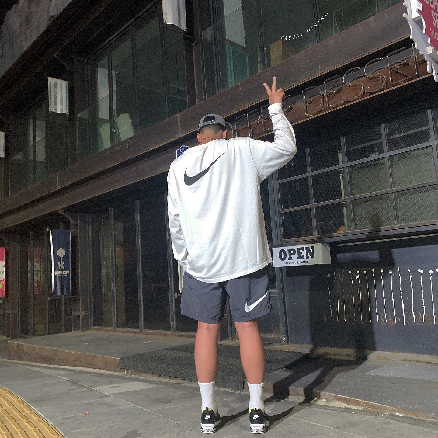 Nike x Stussy Big Swoosh LS T-Shirt White - US/EU, Nike x Stussy Water Shorts Off Noir 착용 스타일