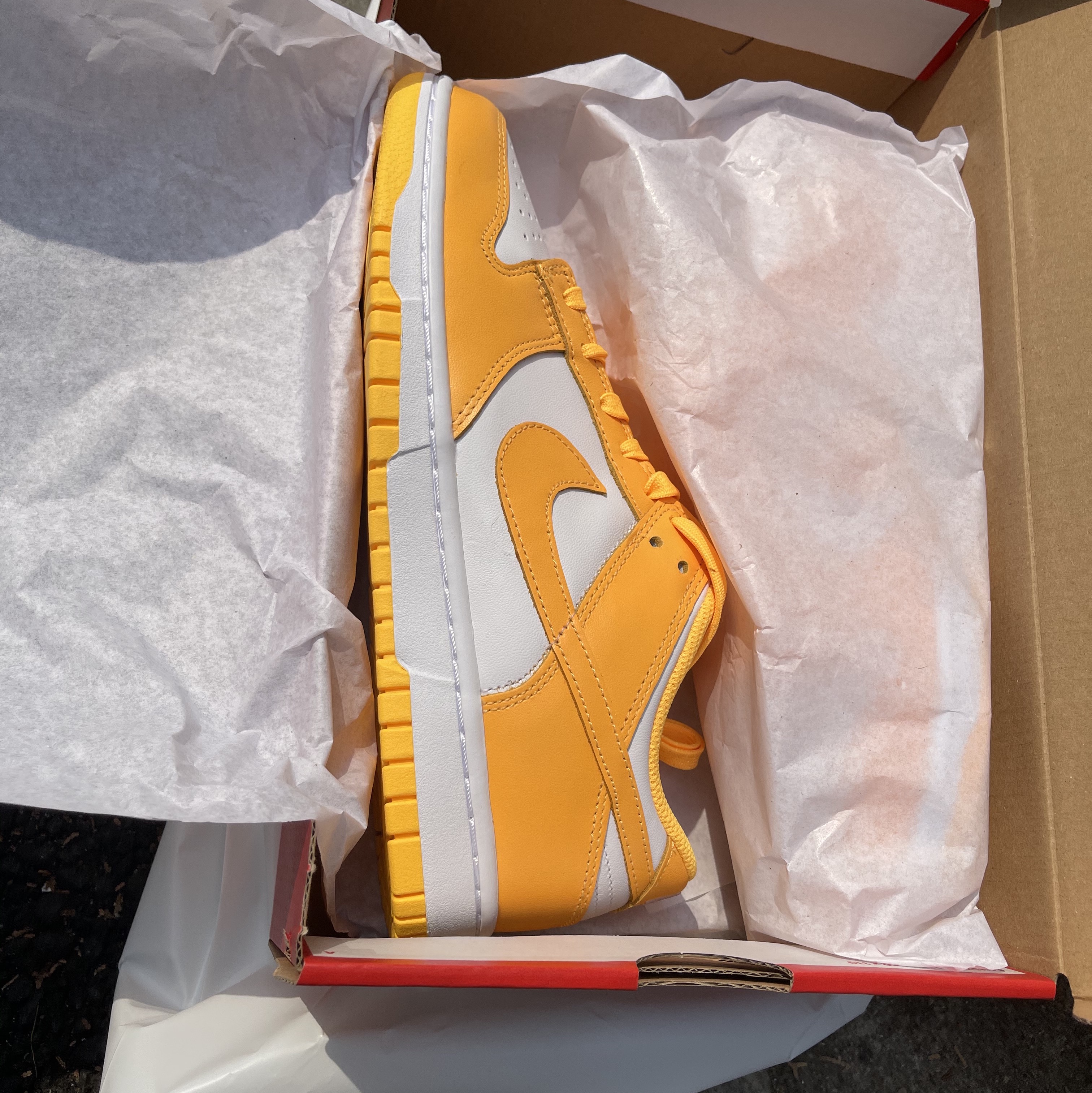 (W) Nike Dunk Low Laser Orange 착용 스타일 - 2