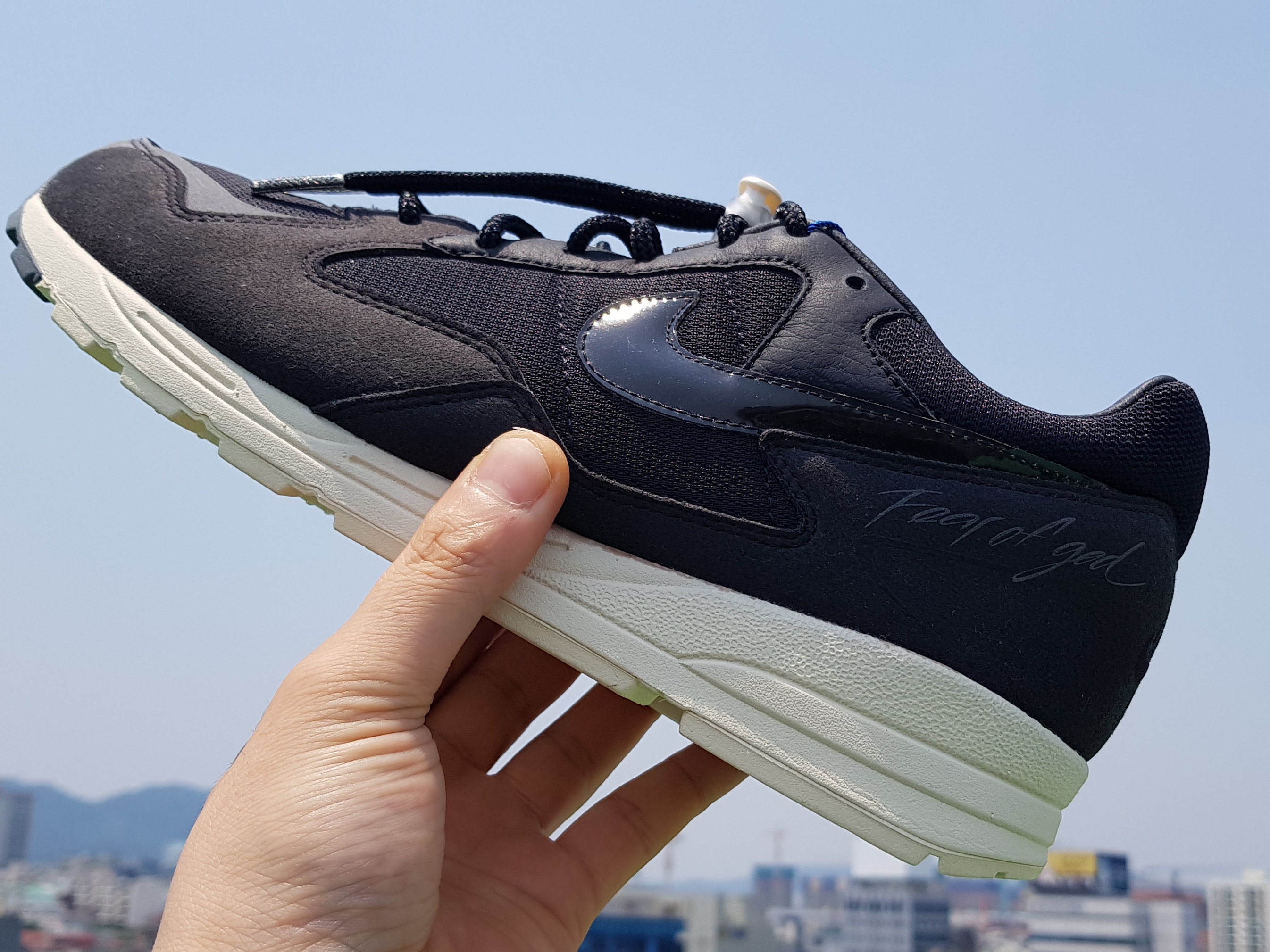 Nike x Fear of God Air Skylon 2 Black Sail 착용 스타일