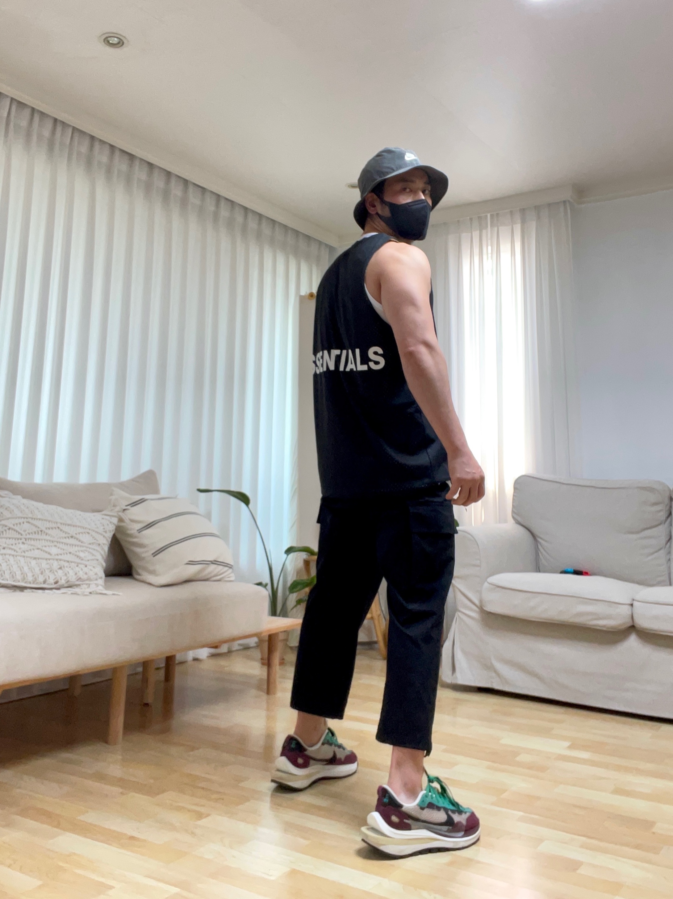 Nike x Sacai VaporWaffle String & Black Villain Red 착용 스타일 - 3