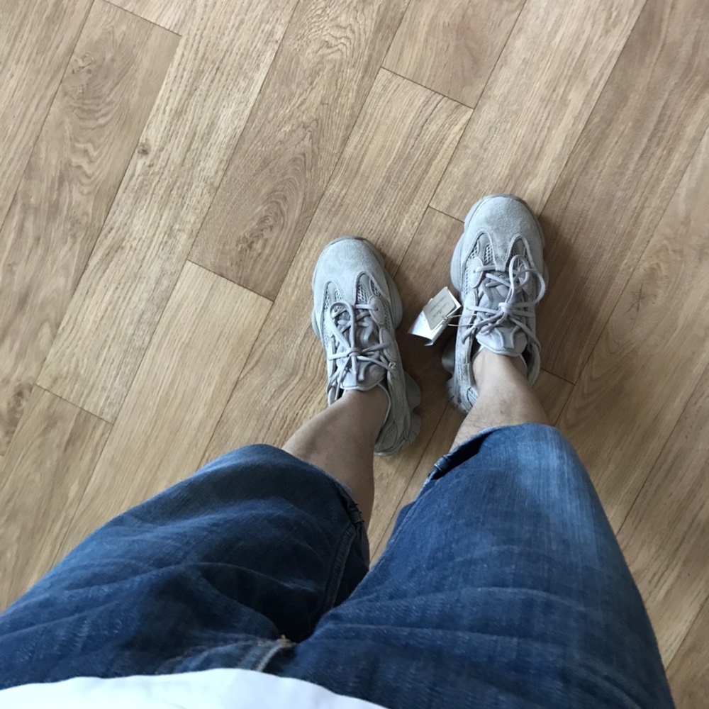 Adidas Yeezy 500 Taupe Light 착용 스타일 - 1