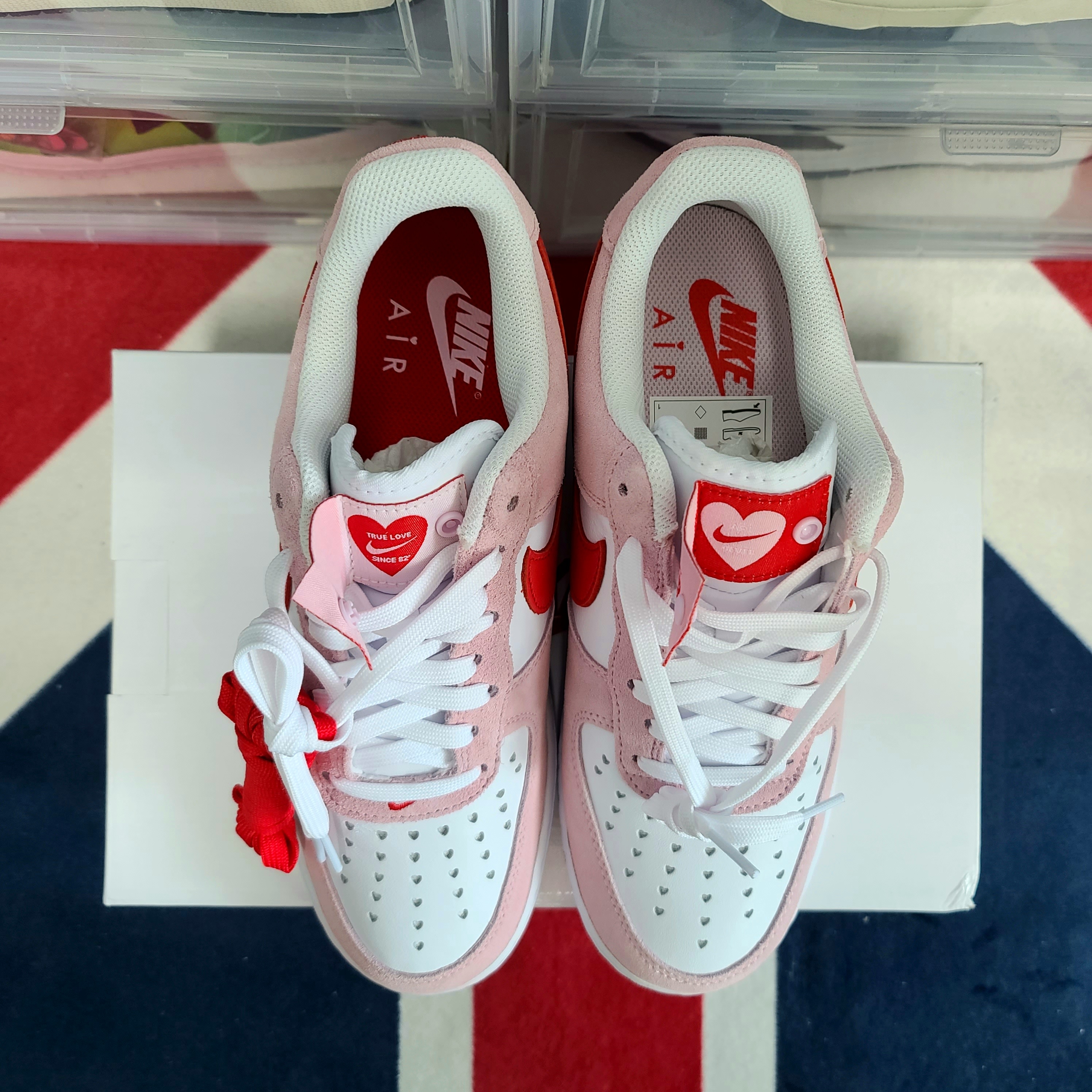 Nike Air Force 1 '07 QS Valentine's Day 착용 스타일 - 3