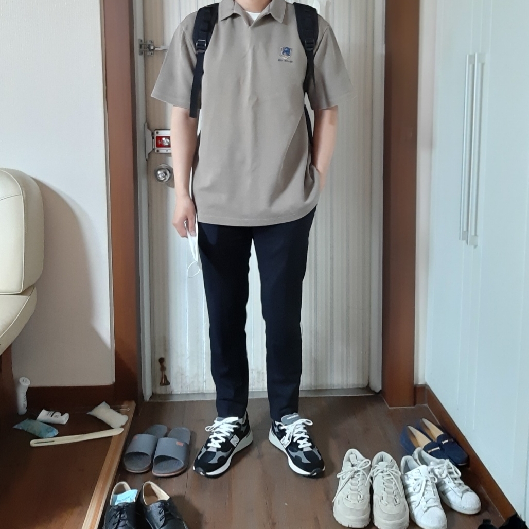 Maison Kitsune x Ader Error Triple Fox Head PK-Shirt Beige, New Balance 992 Made in USA Black Grey 착용 스타일