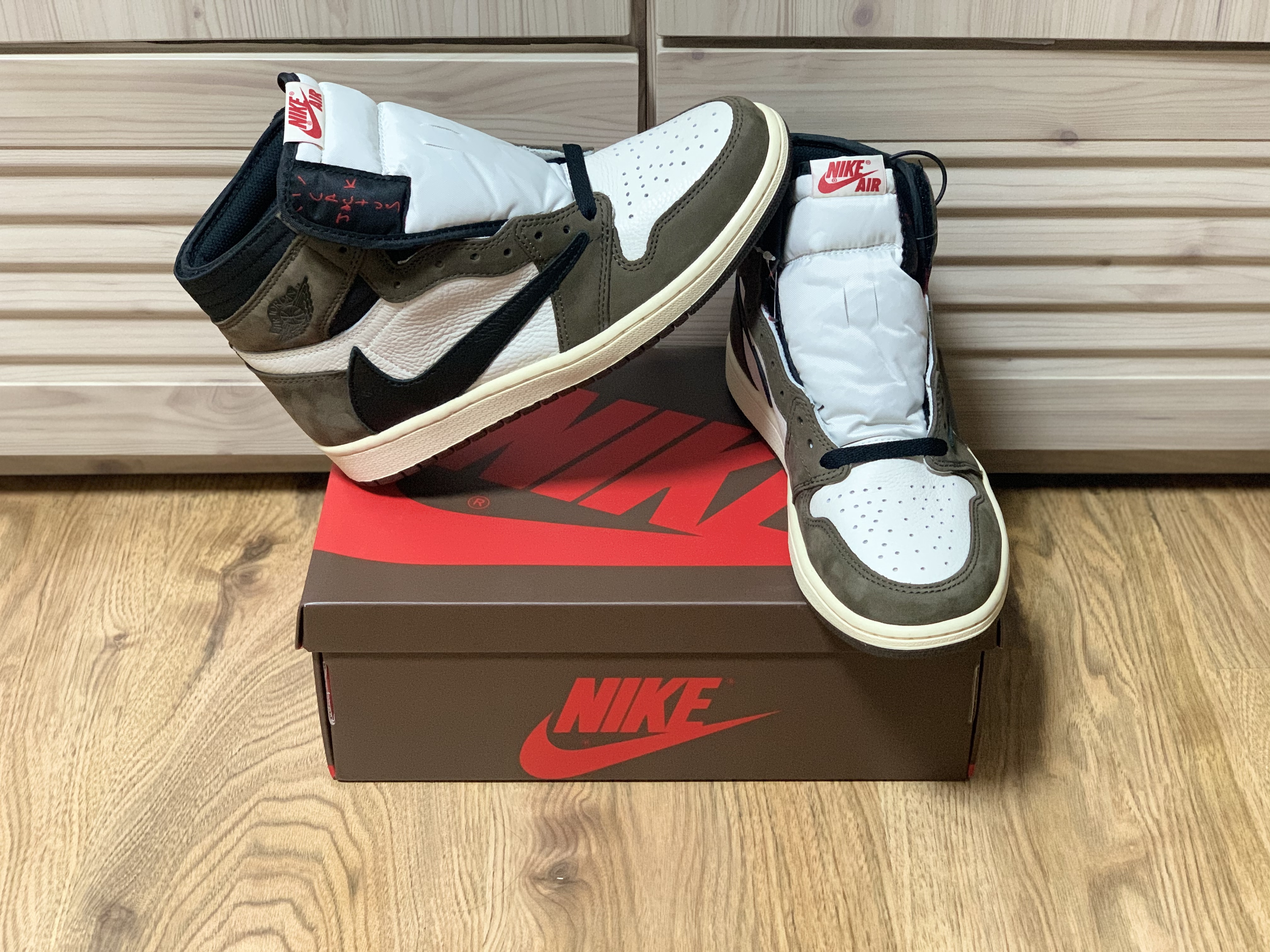 Jordan 1 x Travis Scott Retro High OG SP Mocha 착용 스타일