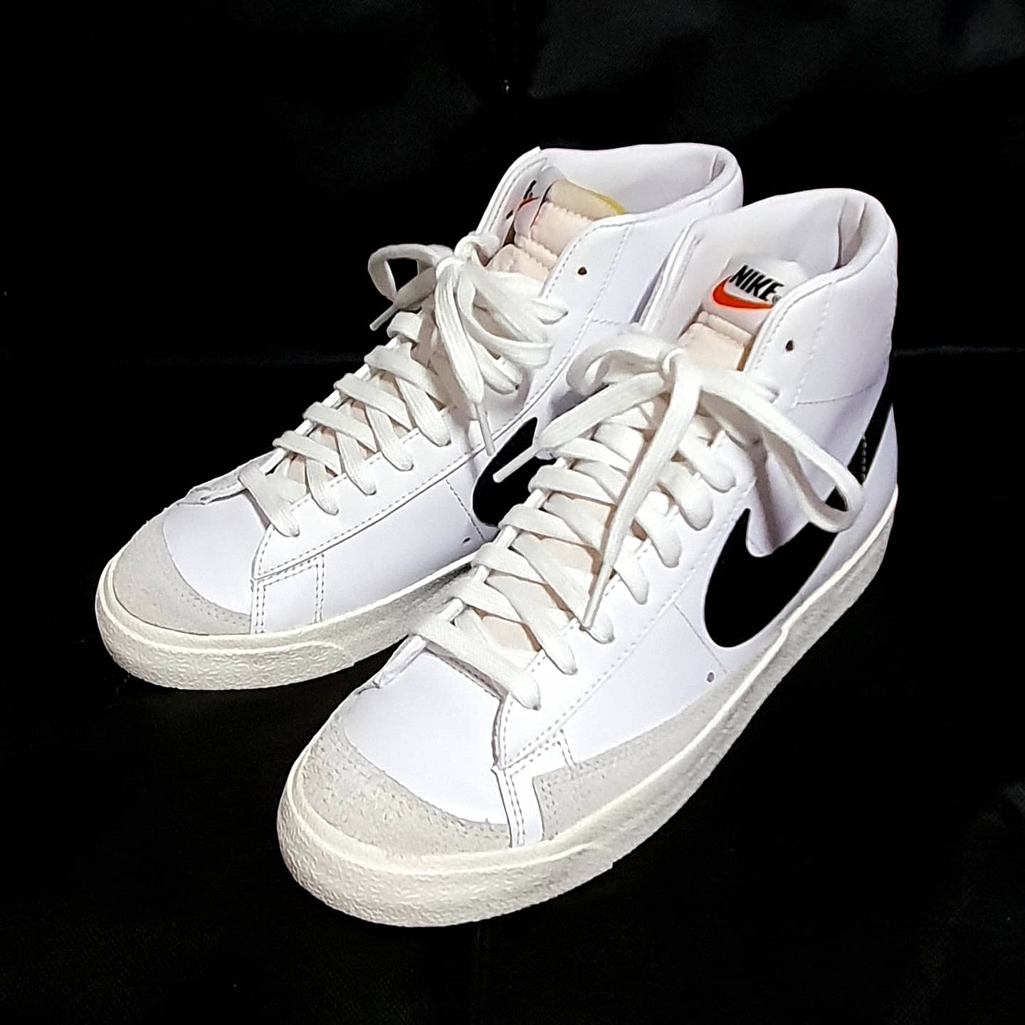 Nike Blazer Mid '77 Vintage White Black 착용 스타일 - 1