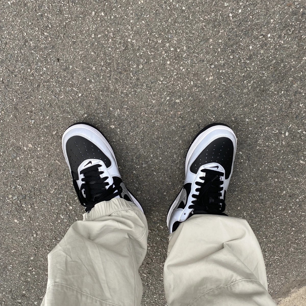 Nike Air Force 1 B Silver Snake 착용 스타일