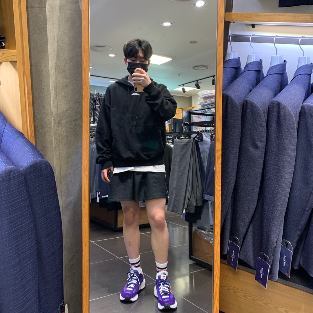 Nike x Sacai VaporWaffle Dark Iris 착용 스타일