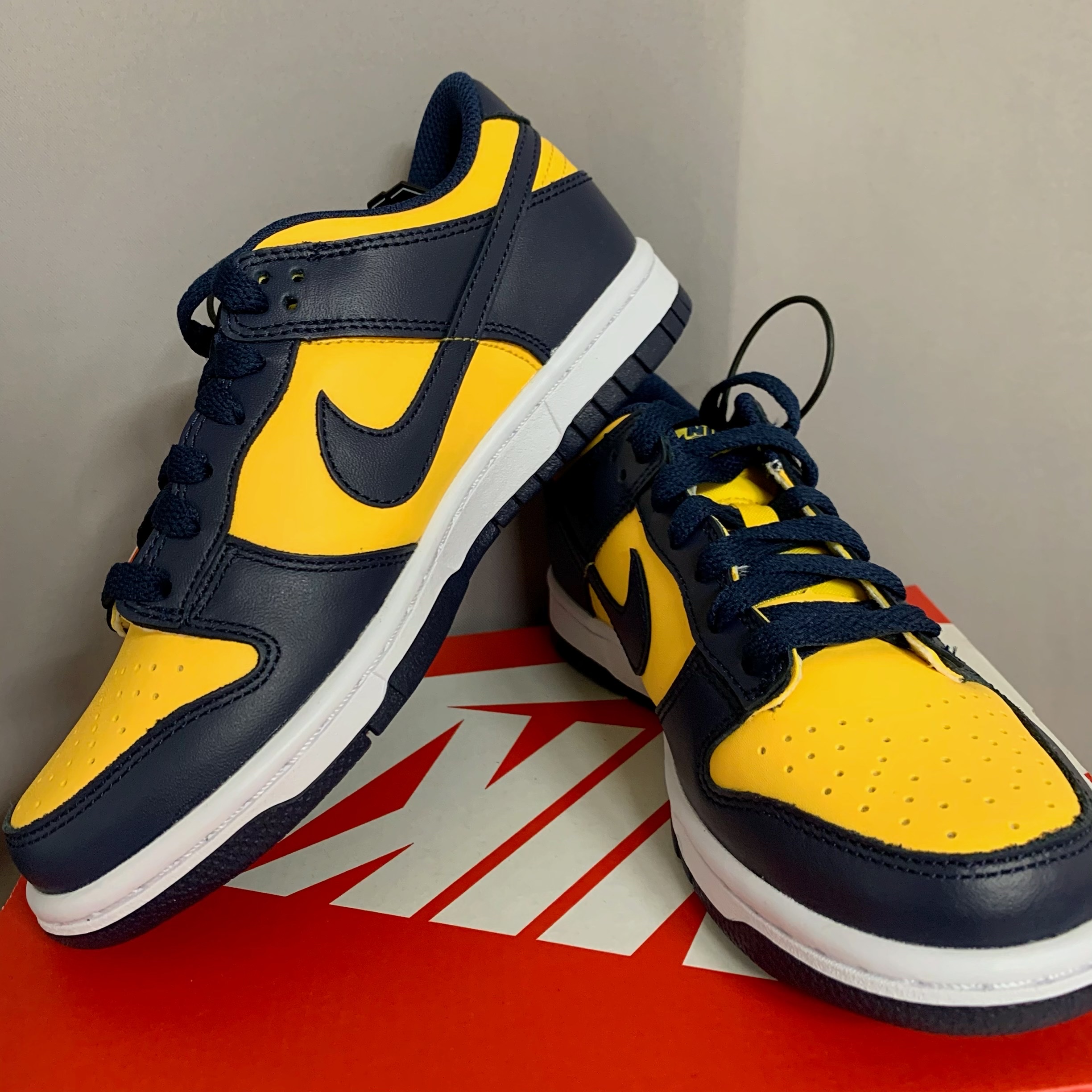 (GS) Nike Dunk Low Varsity Maize 착용 스타일 - 3