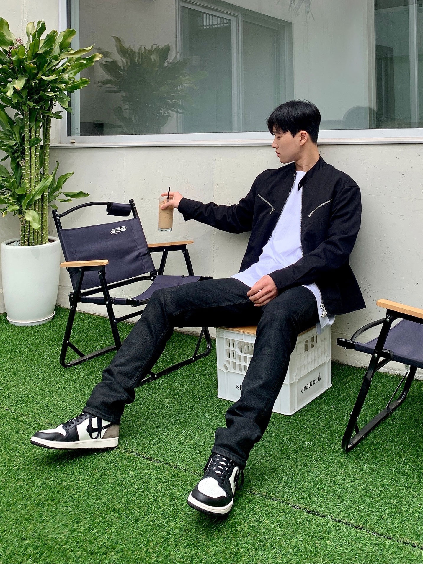 Jordan 1 Retro High OG Black Mocha 착용 스타일 - 1