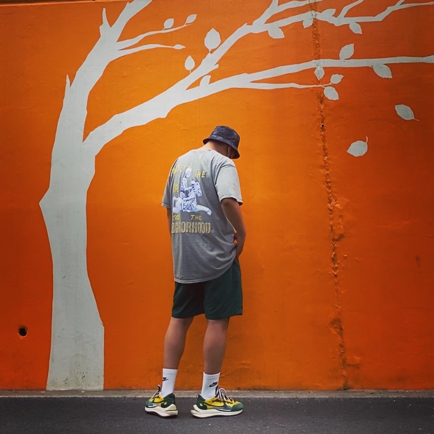 Nike Bucket Futura Tie-Dye Black, Nike x Sacai VaporWaffle Tour Yellow & Gorge Green Sail 착용 스타일 - 2