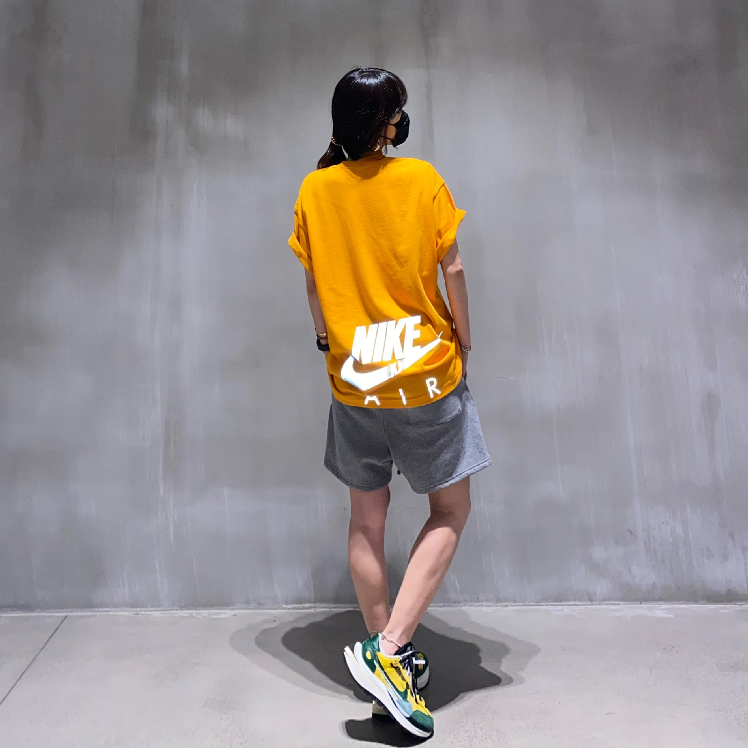 Nike x Kim Jones Oversized T-Shirt Circuit Orange - Asia, Nike x Sacai VaporWaffle Tour Yellow & Gorge Green Sail 착용 스타일 - 3