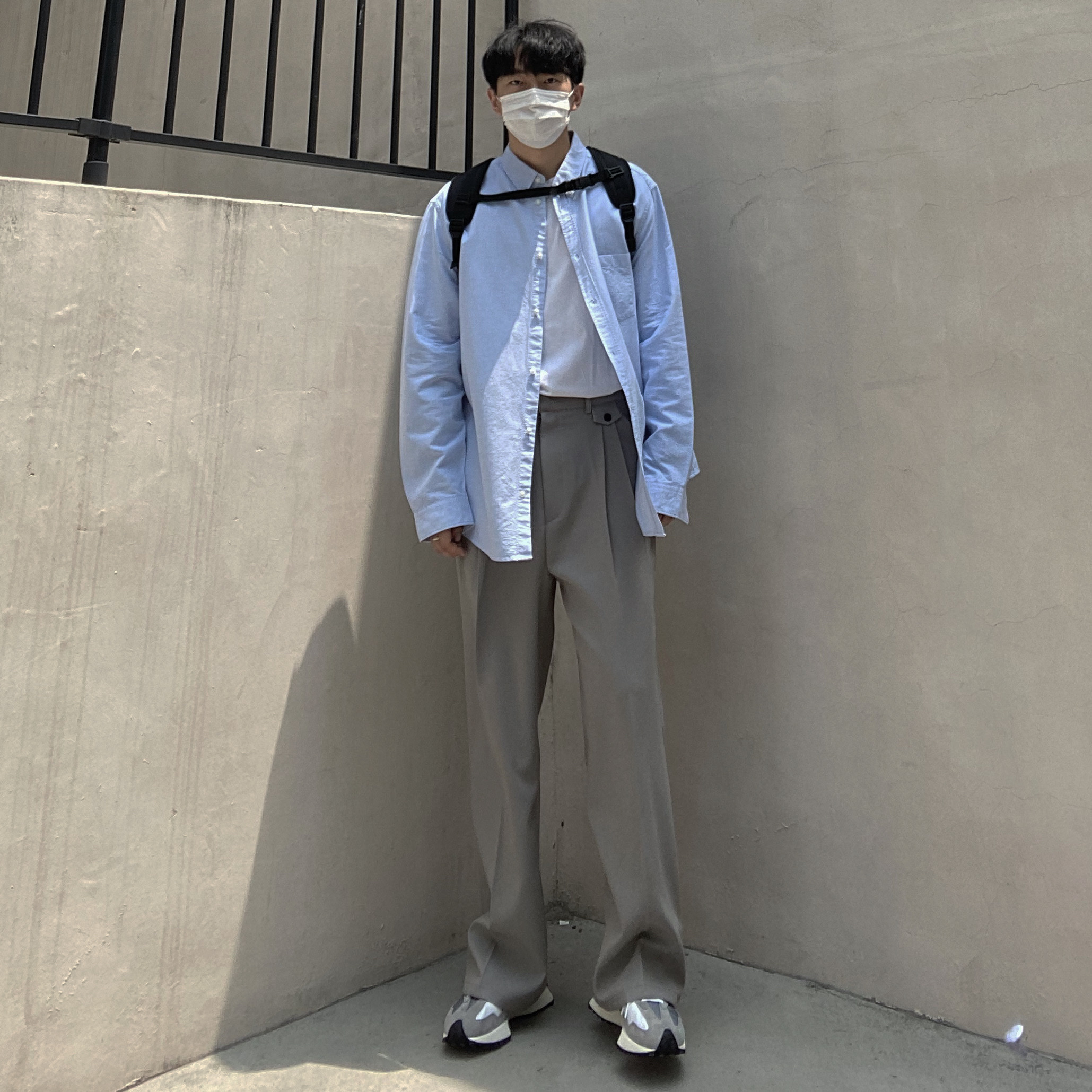 New Balance 327 Grey 착용 스타일 - 2