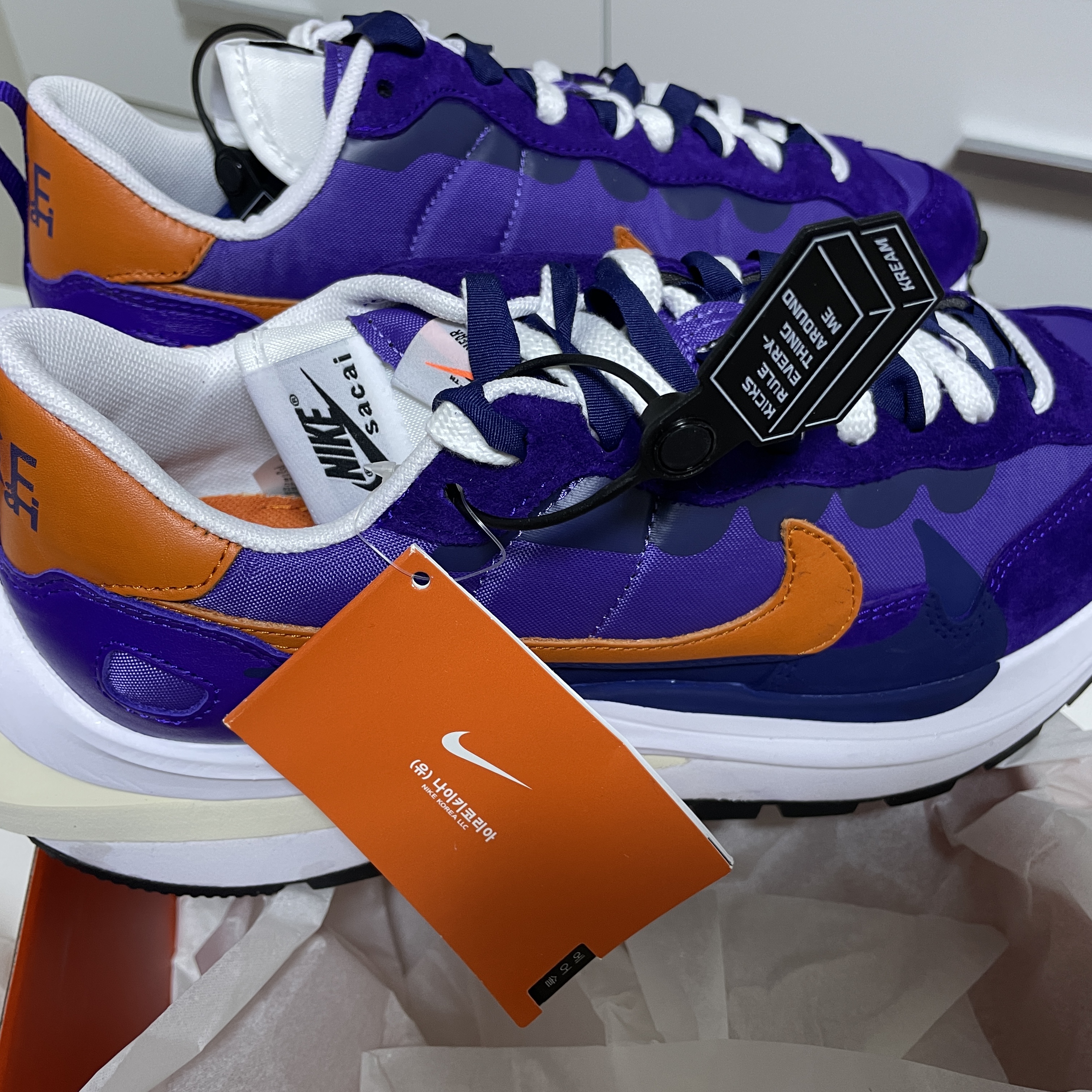 Nike x Sacai VaporWaffle Dark Iris 착용 스타일 - 1