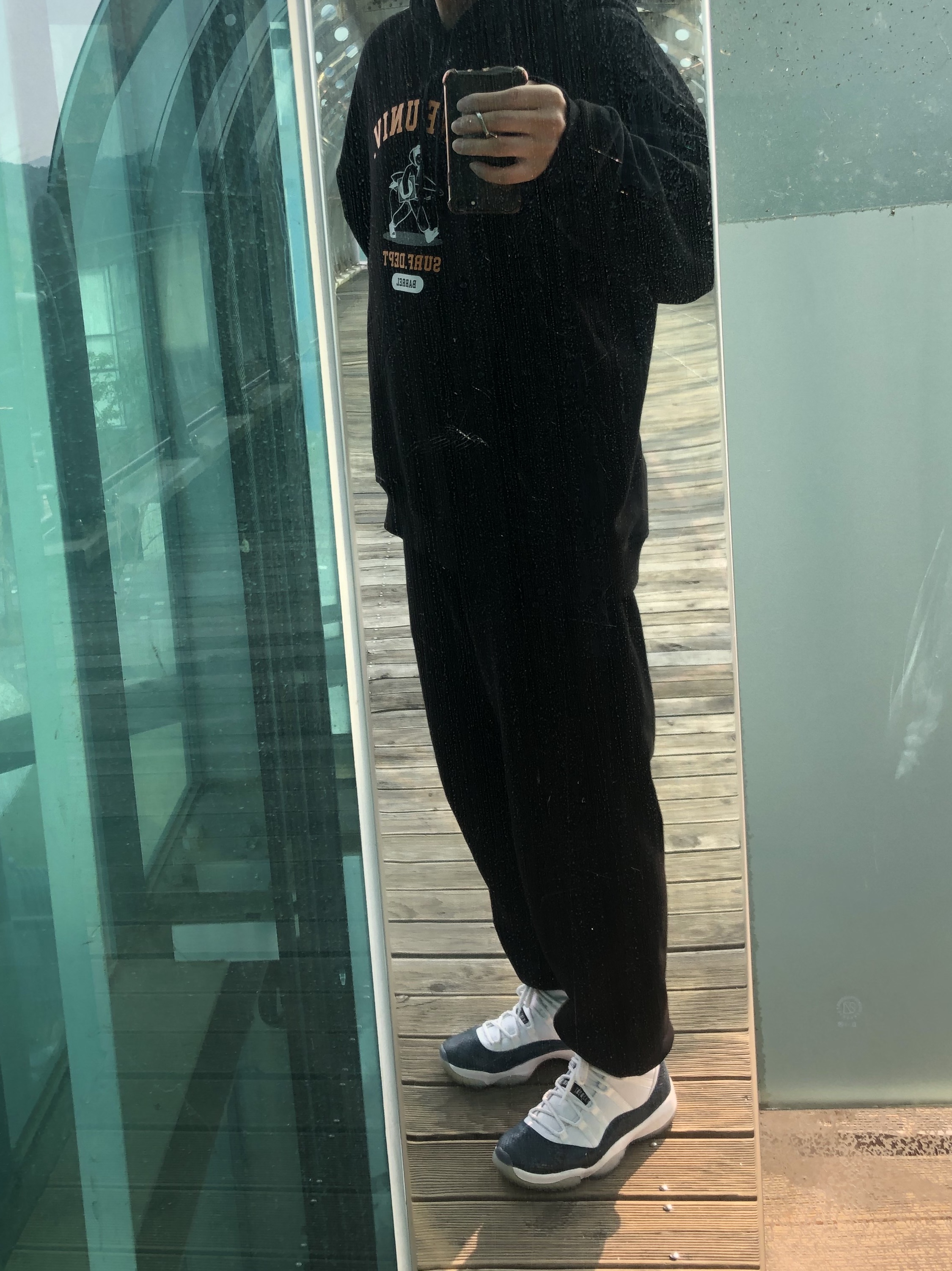 Jordan 11 Retro Low Navy Snakeskin 2019 착용 스타일 - 1