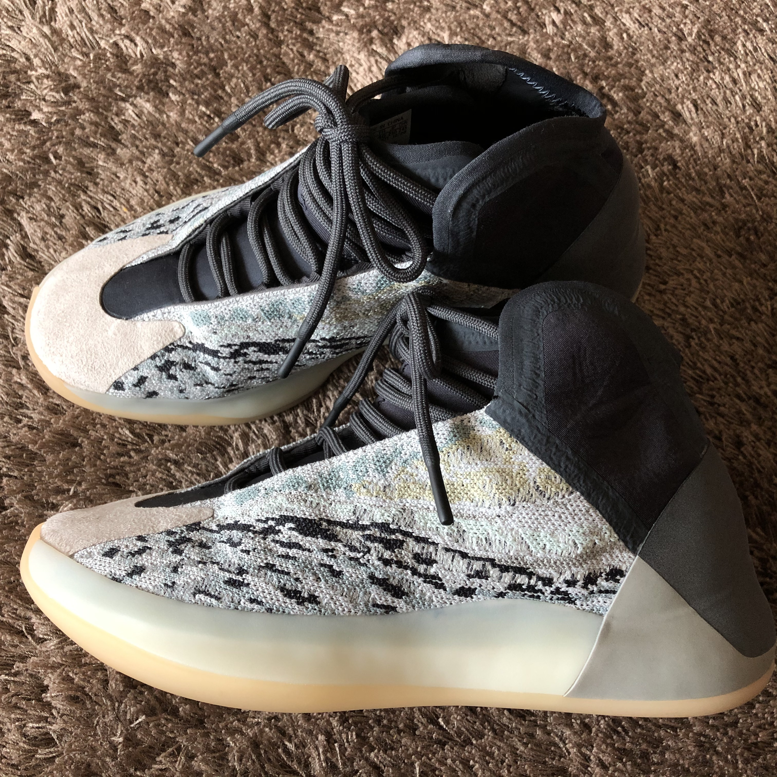 Adidas Yeezy QNTM Sea Teal 착용 스타일 - 4