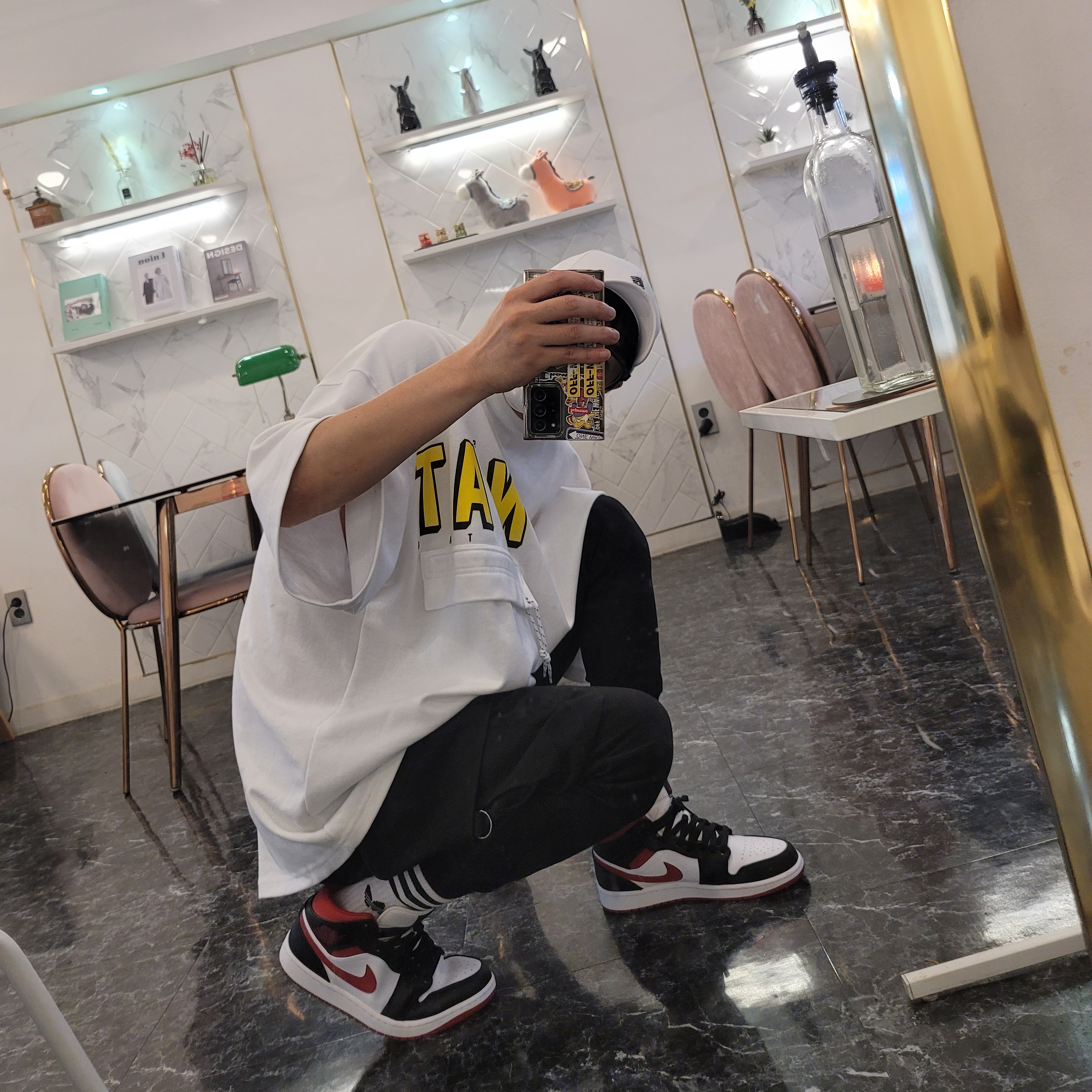 Jordan 1 Mid Gym Red Black White 착용 스타일