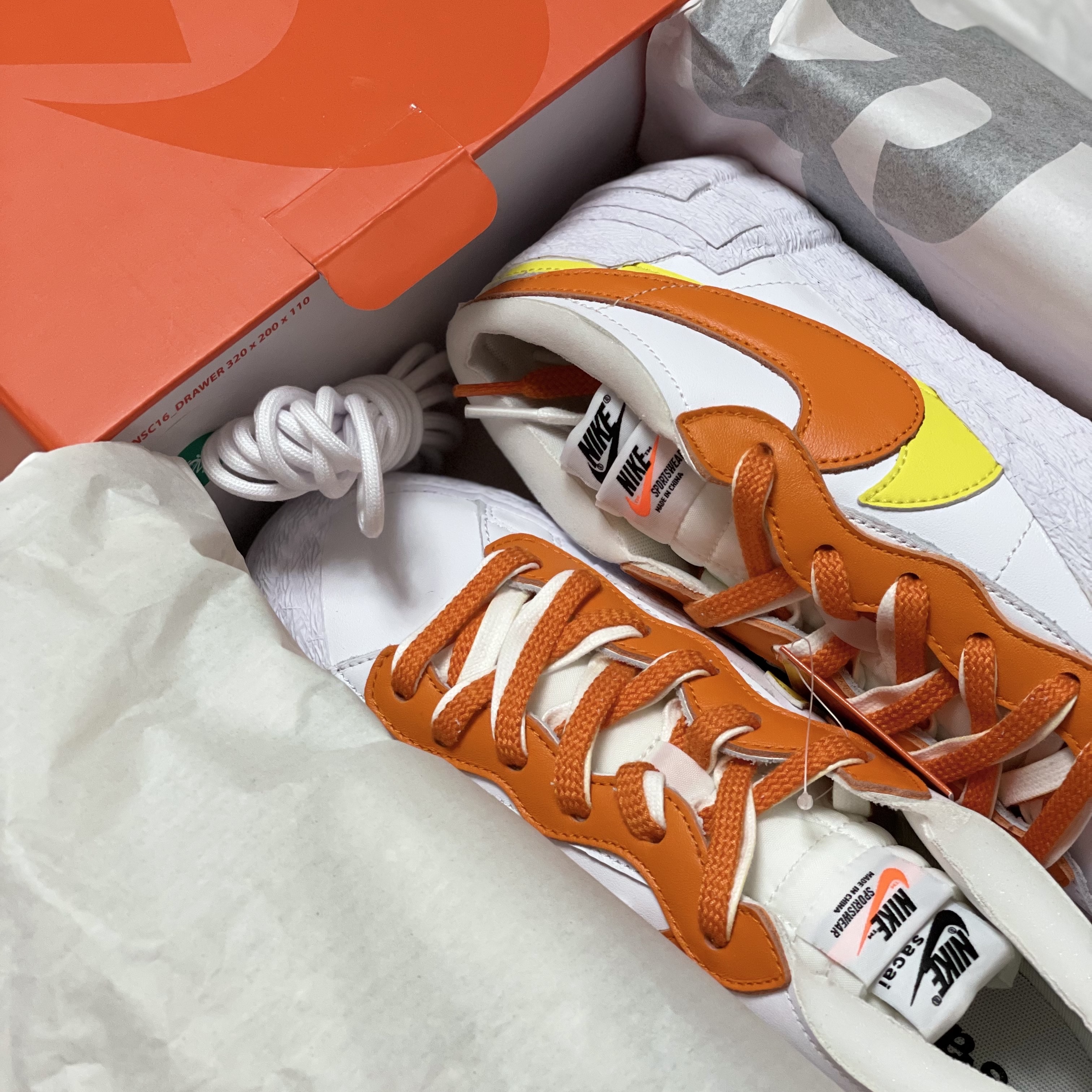 Nike x Sacai Blazer Low Magma Orange 착용 스타일