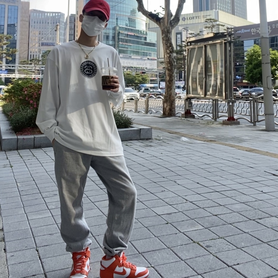 Nike Dunk High Retro Orange Blaze, Nike x Stussy Big Swoosh LS T-Shirt White - Asia 착용 스타일 - 1