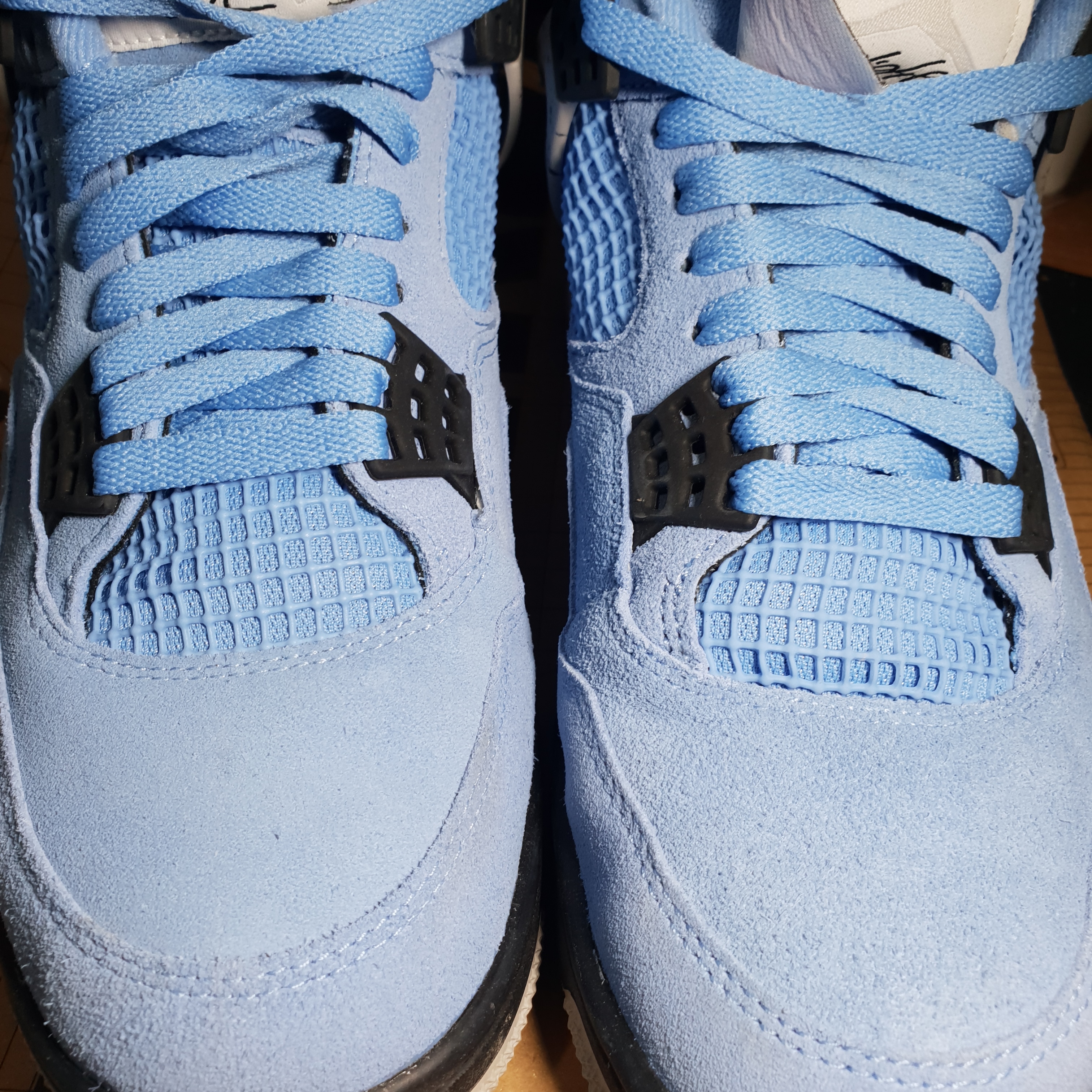 Jordan 4 Retro University Blue 착용 스타일 - 1