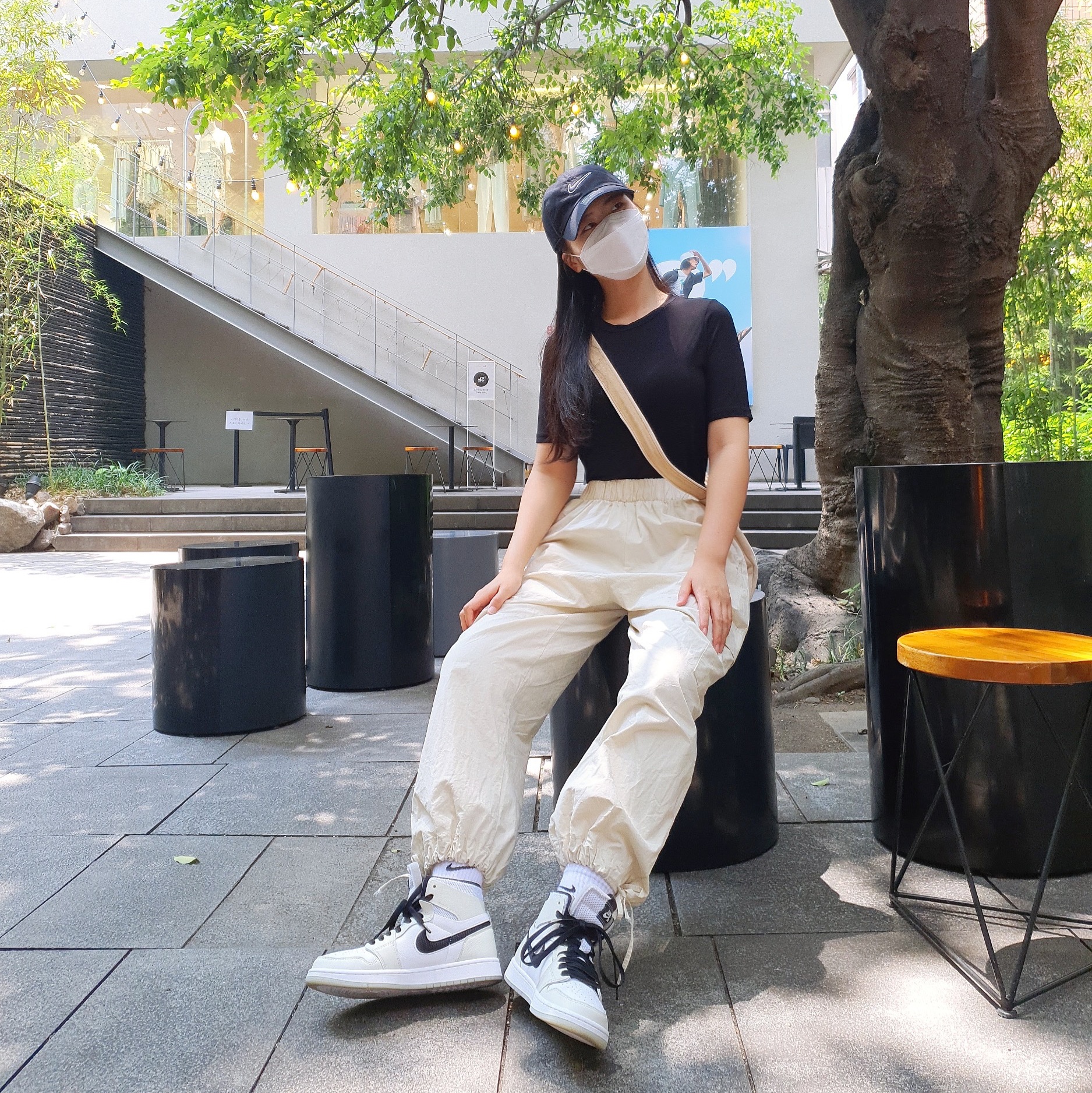 (W) Jordan 1 Zoom Air CMFT Light Bone 착용 스타일