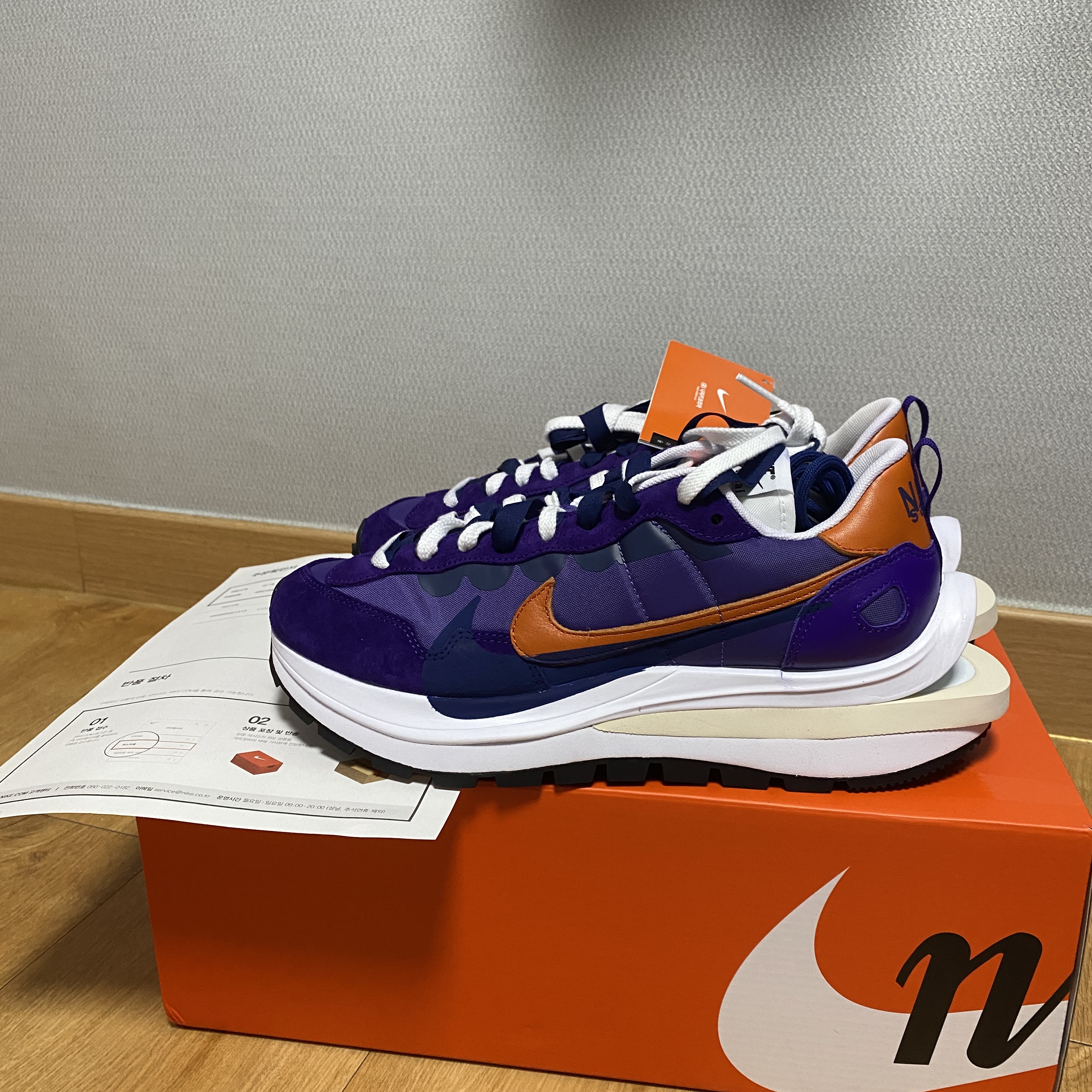 Nike x Sacai VaporWaffle Dark Iris 착용 스타일