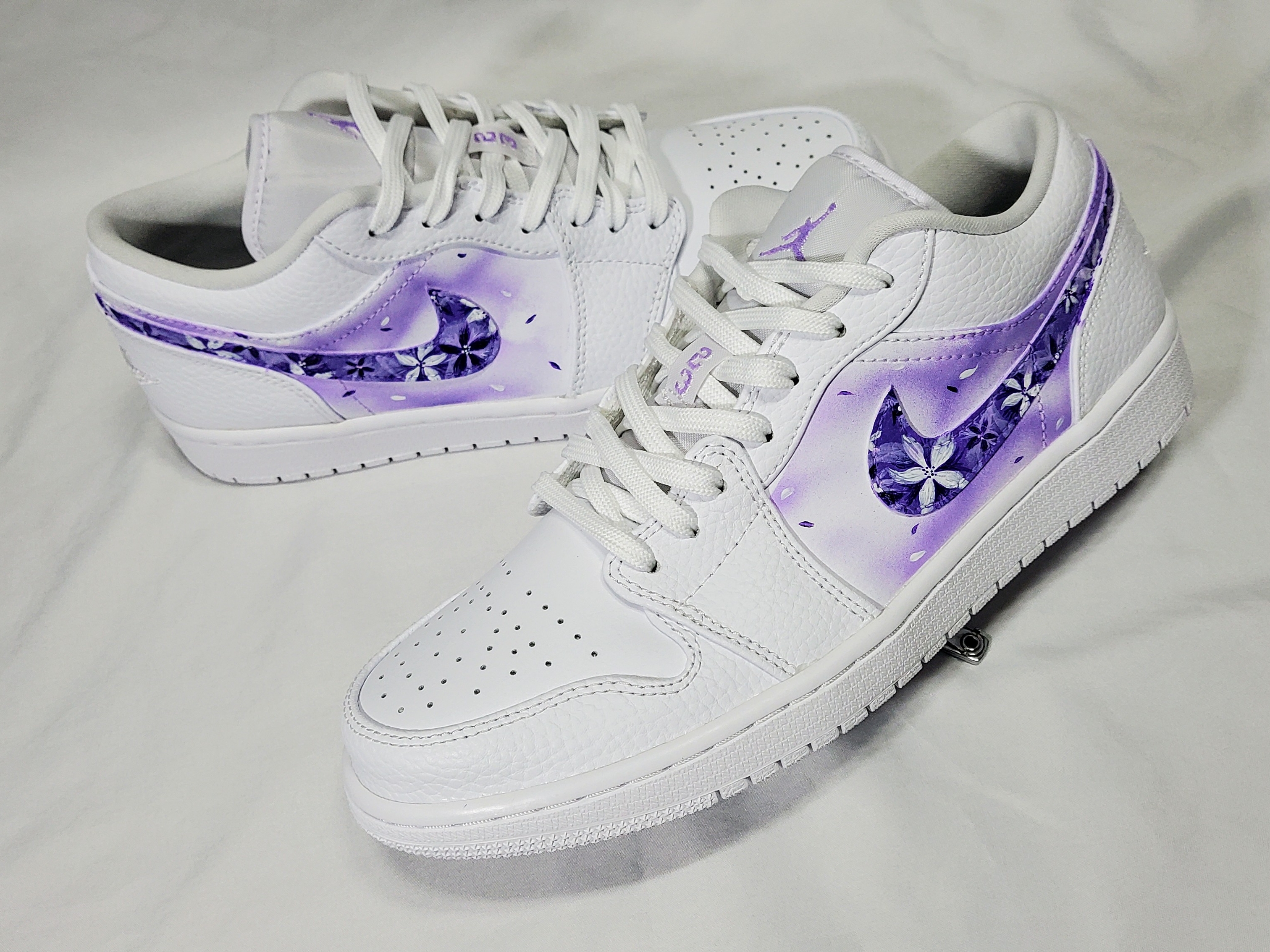 (W) Jordan 1 Low Triple White 2020, Jordan 1 Low Triple White Tumbled Leather 2020 착용 스타일