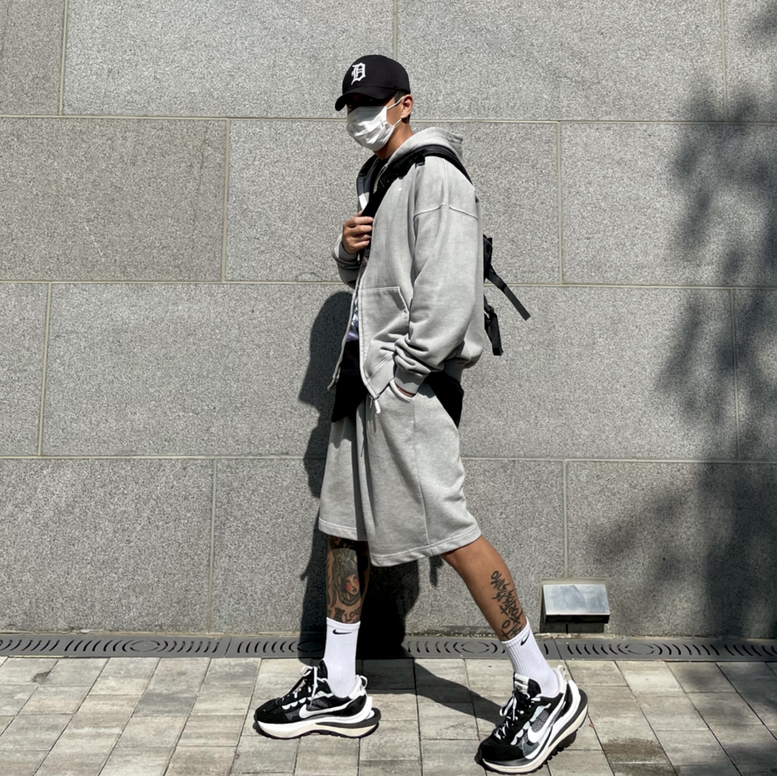 Nike x Sacai VaporWaffle Black White 착용 스타일