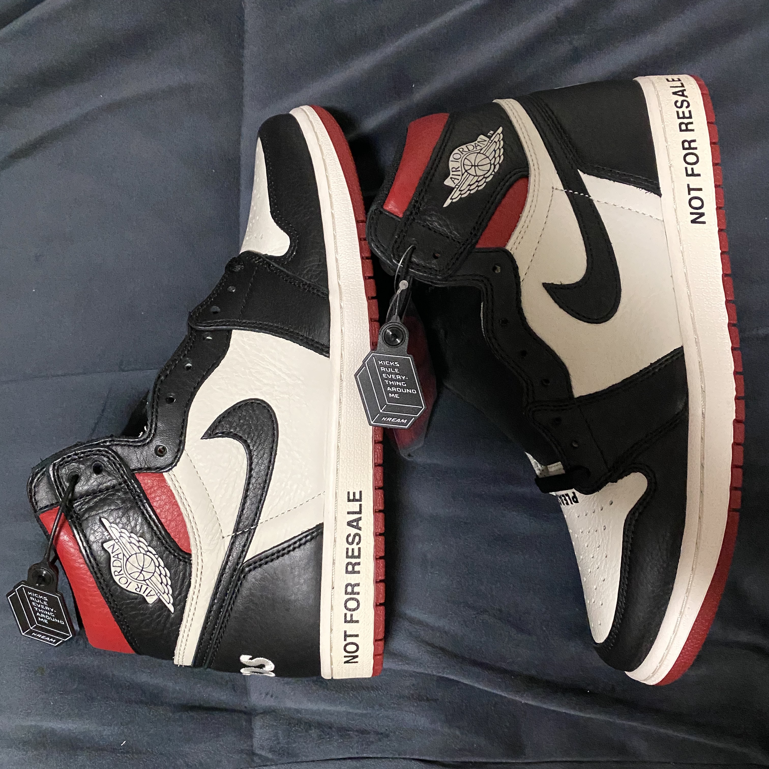 Jordan 1 Retro High Not for Resale Varsity Red 착용 스타일