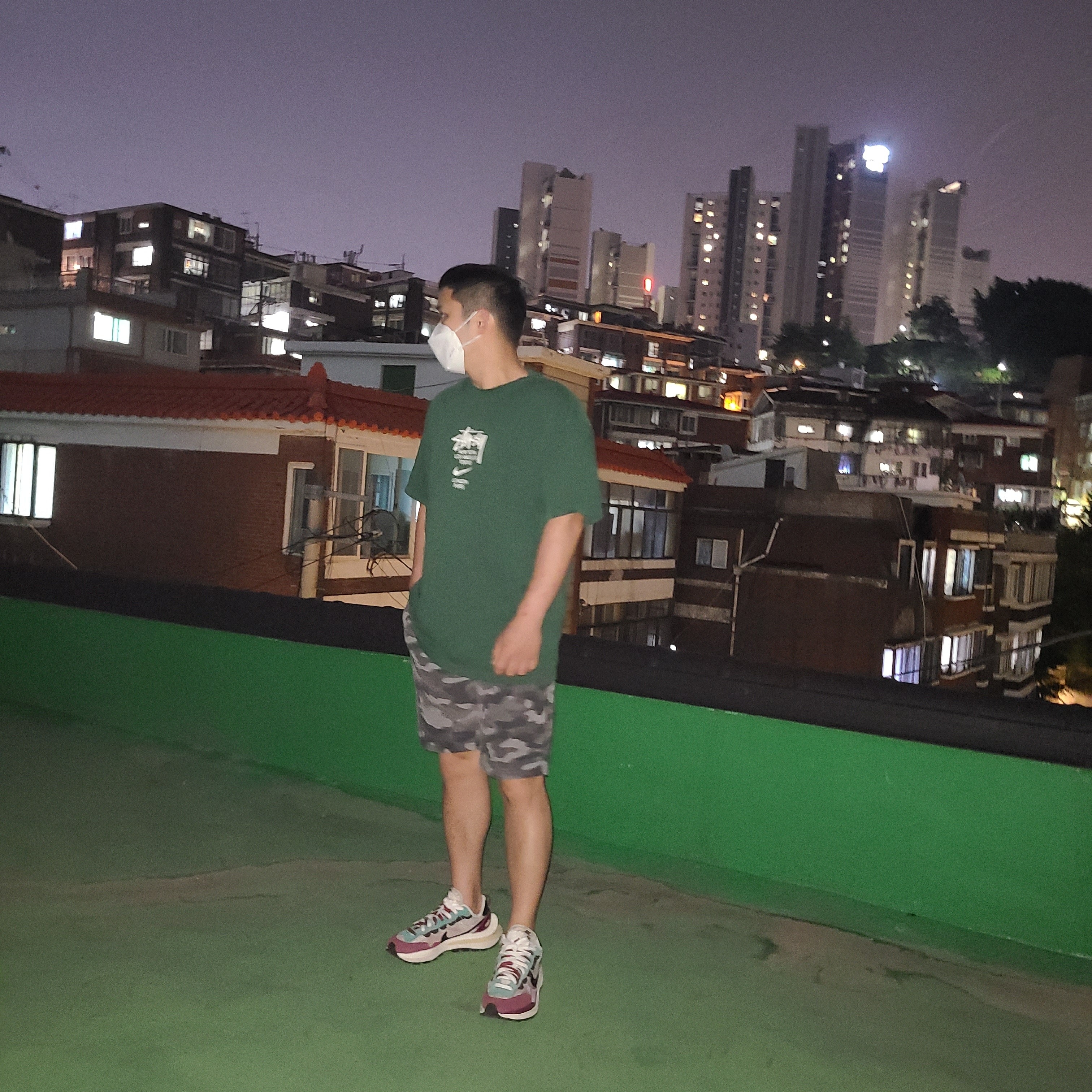 Nike x Sacai VaporWaffle String & Black Villain Red 착용 스타일