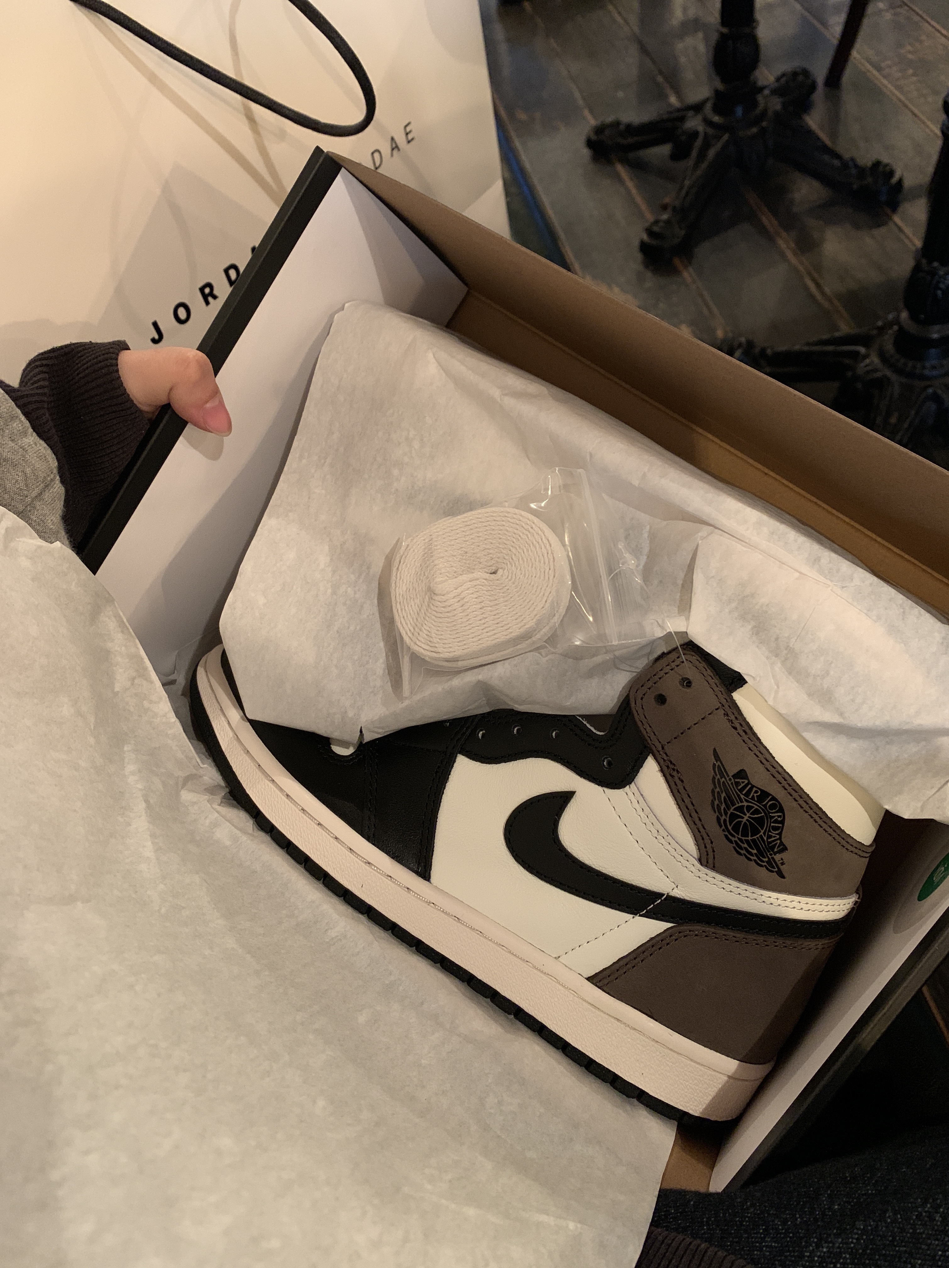Jordan 1 Retro High OG Black Mocha 착용 스타일