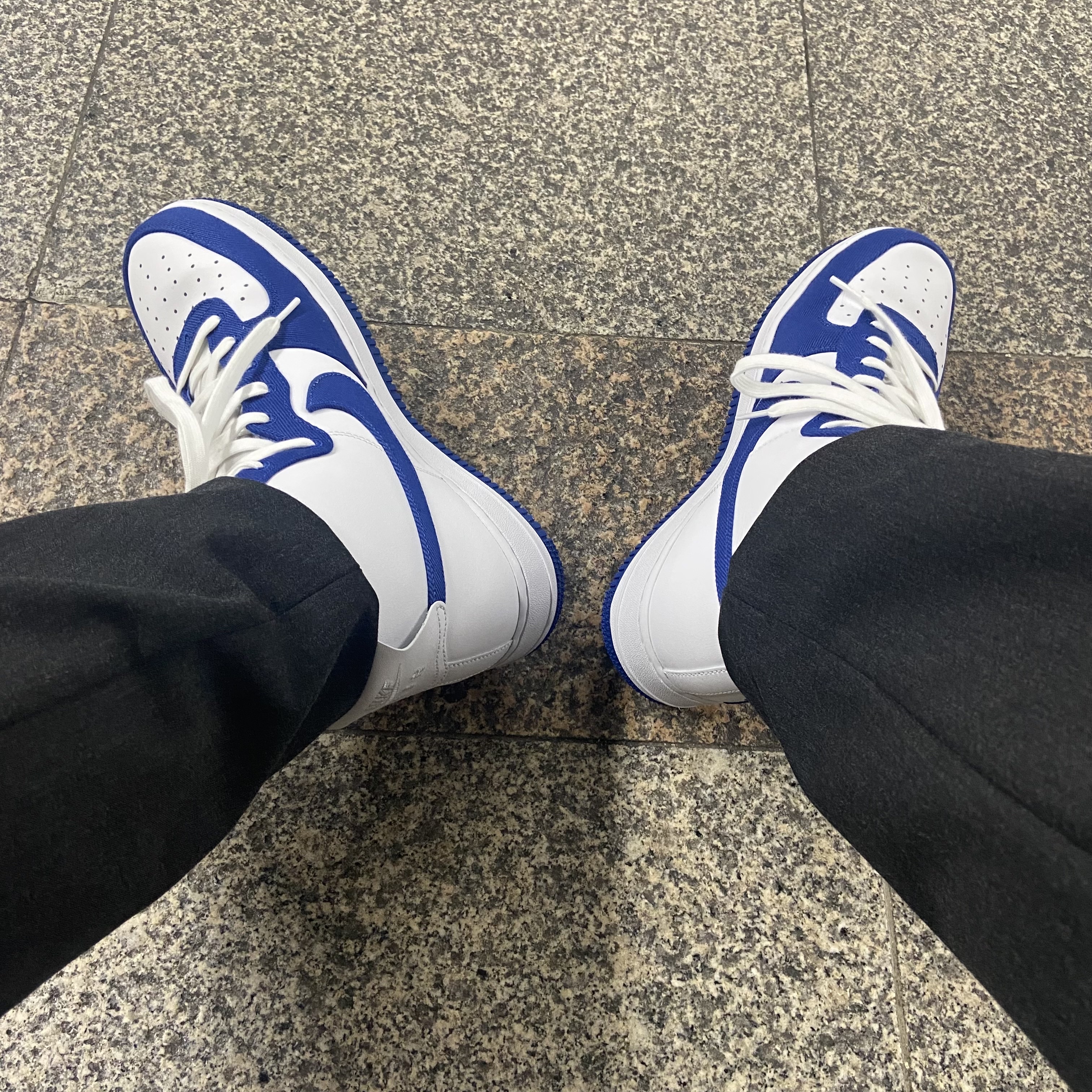 Nike Air Force 1 High '07 LV8 EMB Dodgers 착용 스타일