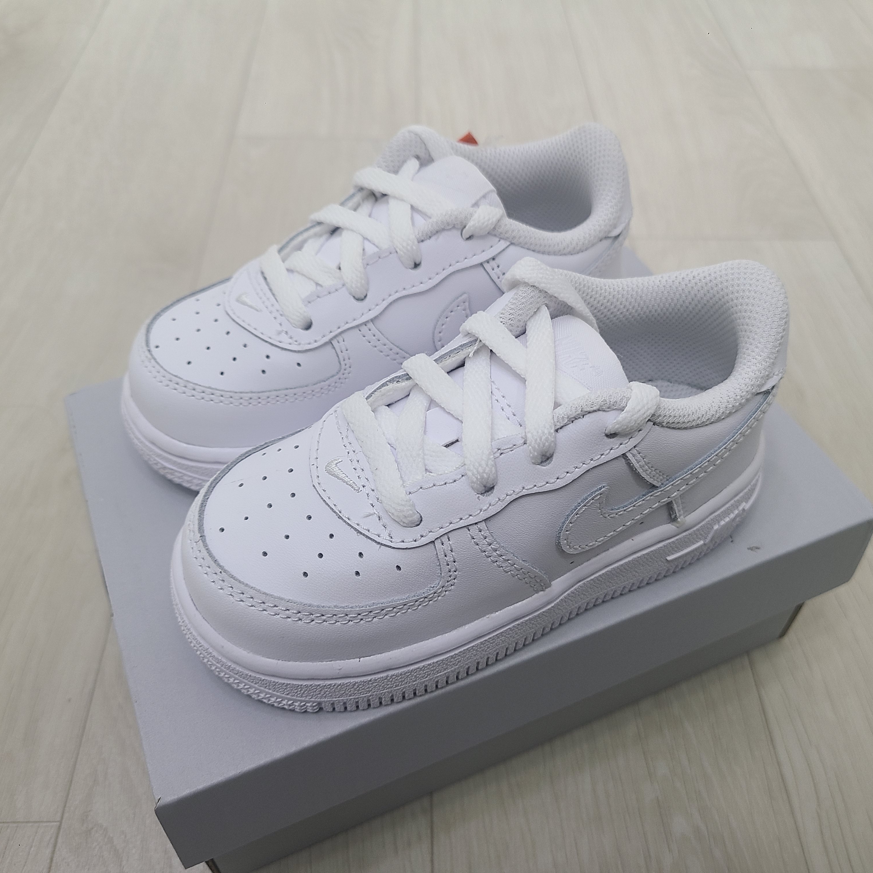 Nike Air Force 1 '07 Low White 착용 스타일 - 2