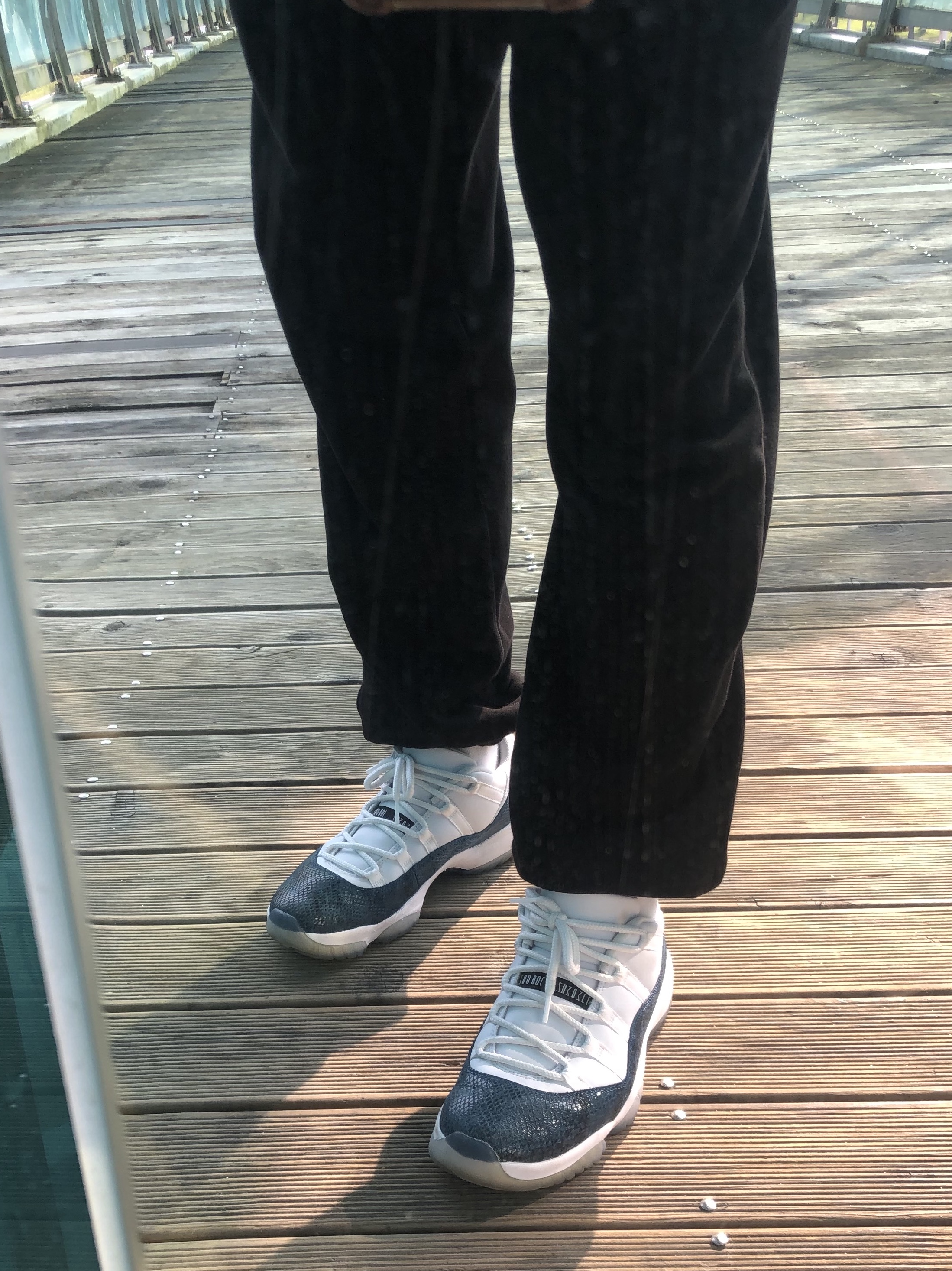 Jordan 11 Retro Low Navy Snakeskin 2019 착용 스타일 - 2