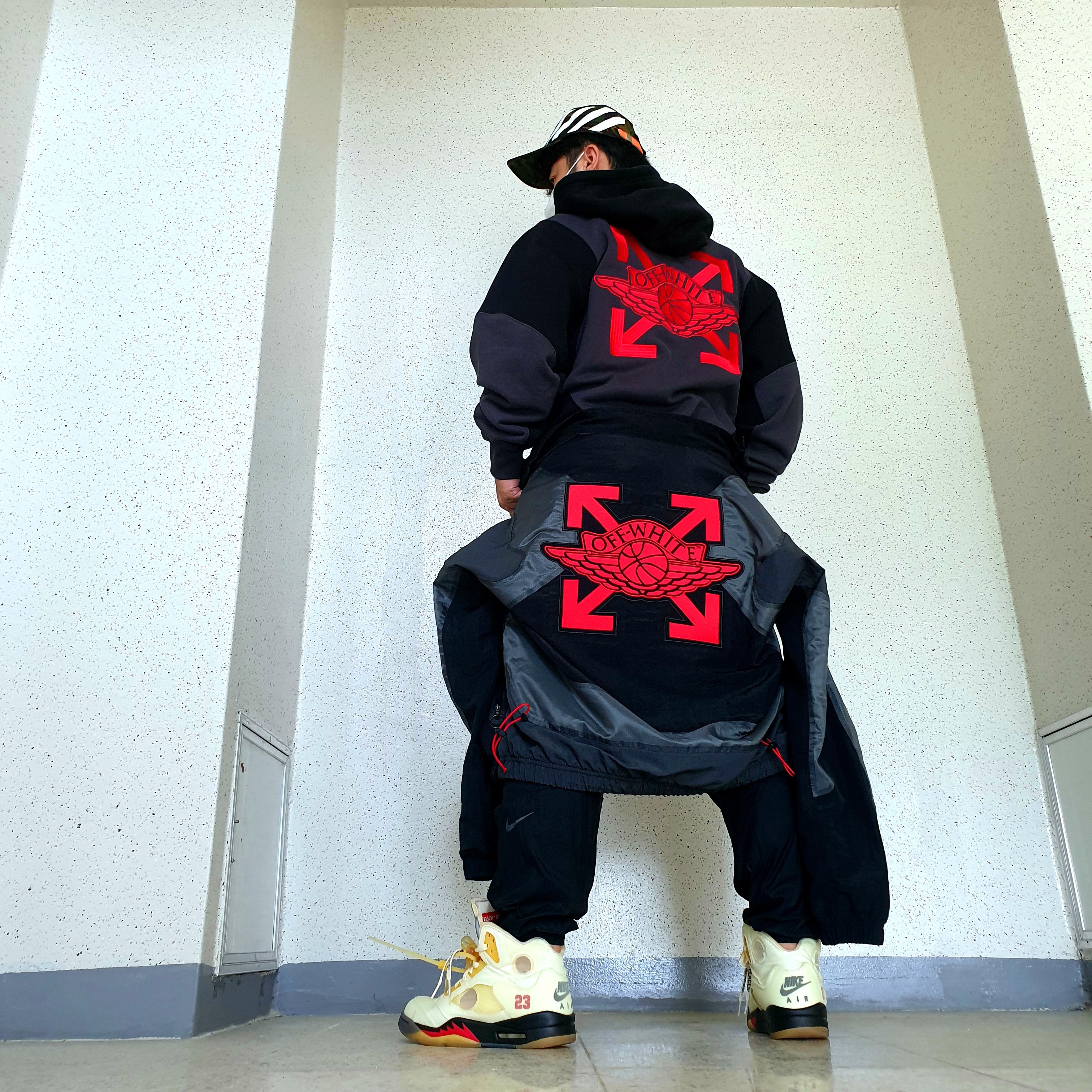 Jordan 5 x Off-White Retro SP Sail Fire Red, Jordan x Off-White Fleece Pullover Hoodie Black - US/EU 착용 스타일