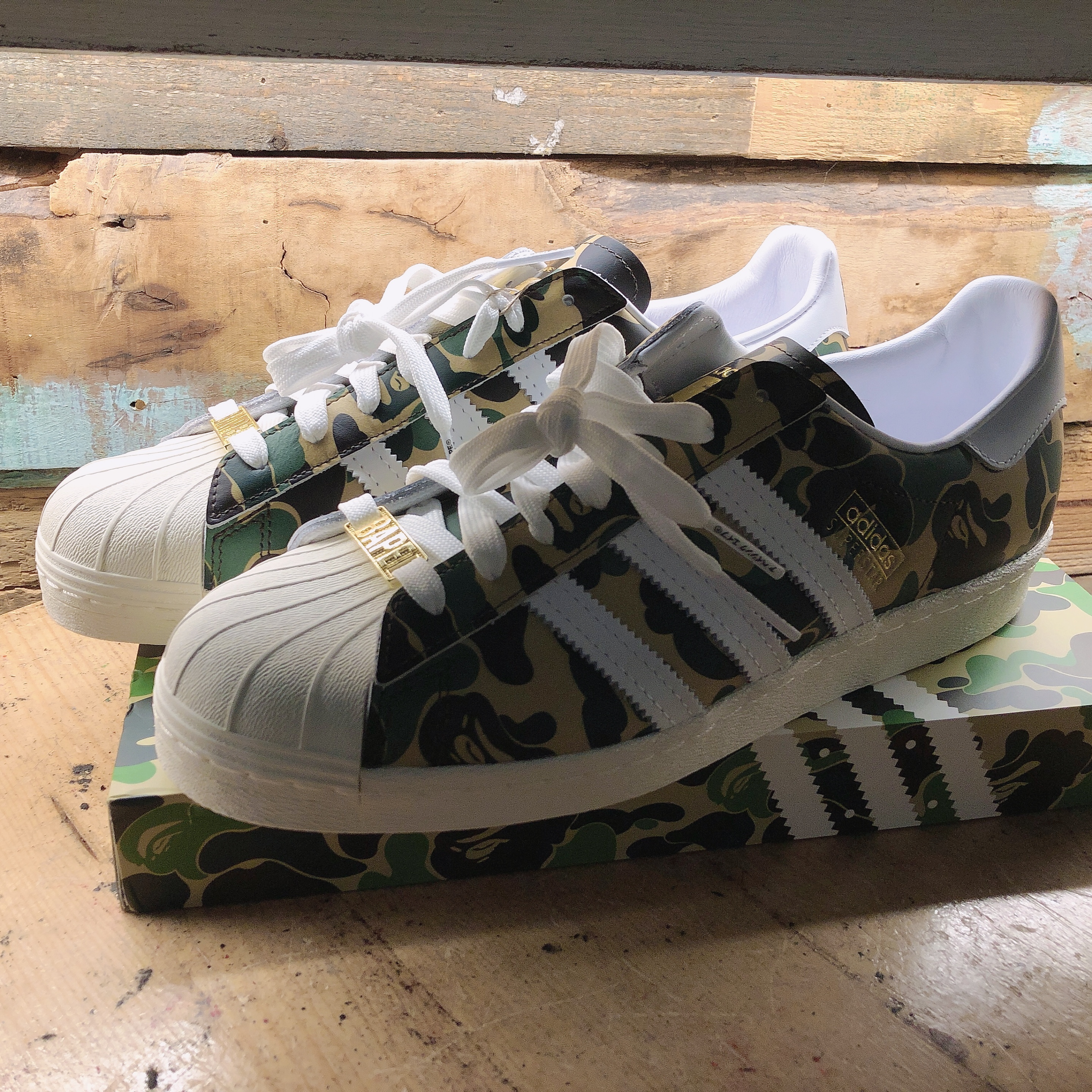 Adidas x BAPE Superstar 80s Green Camo 착용 스타일 - 4