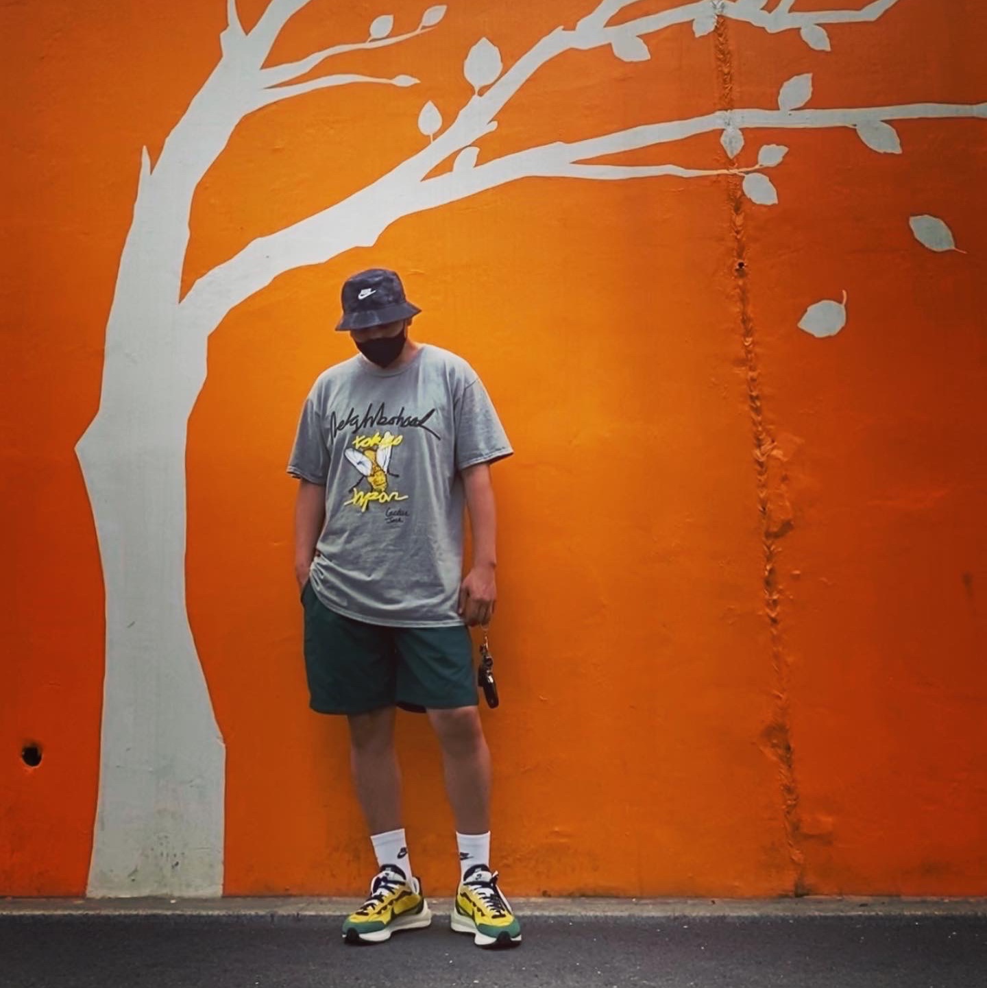 Nike Bucket Futura Tie-Dye Black, Nike x Sacai VaporWaffle Tour Yellow & Gorge Green Sail 착용 스타일 - 1