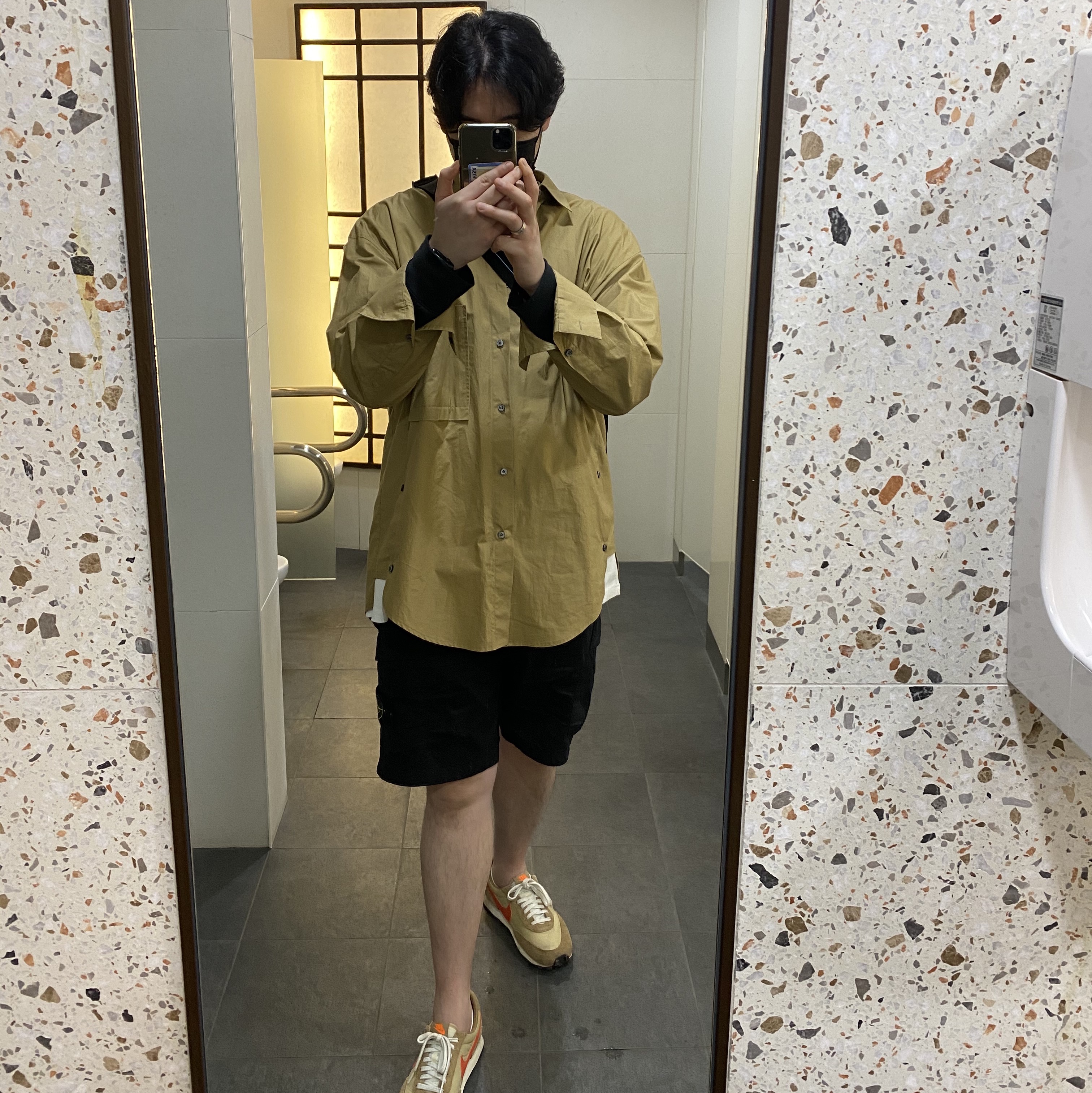 Nike Daybreak SP Vegas Gold College Orange 착용 스타일