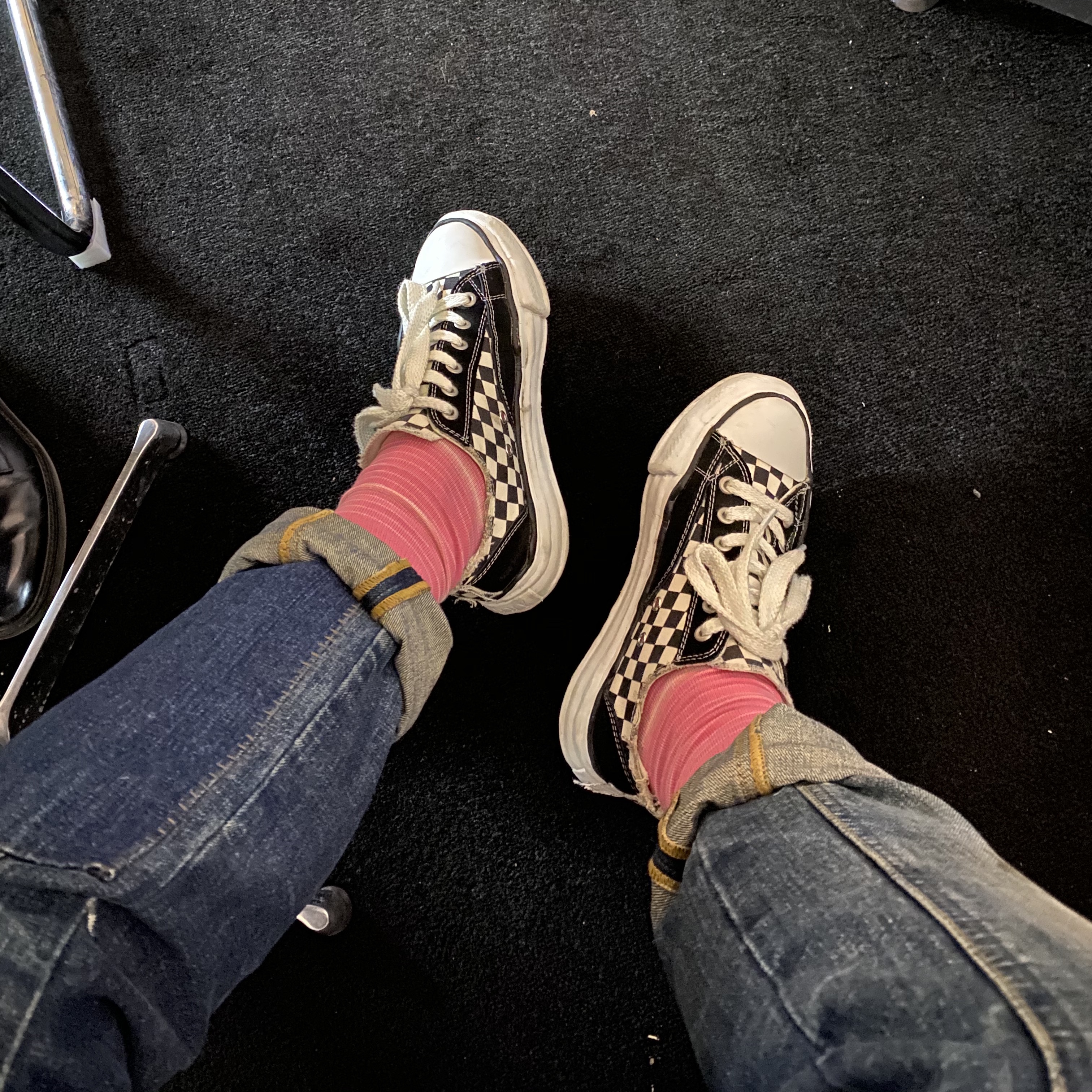 Maison Mihara Yasuhiro Peterson OG Sole Canvas Low Sneakers Black White, Maison Kitsune Double Fox Head Patch Classic Sweatshirt Anthracite 착용 스타일 - 2
