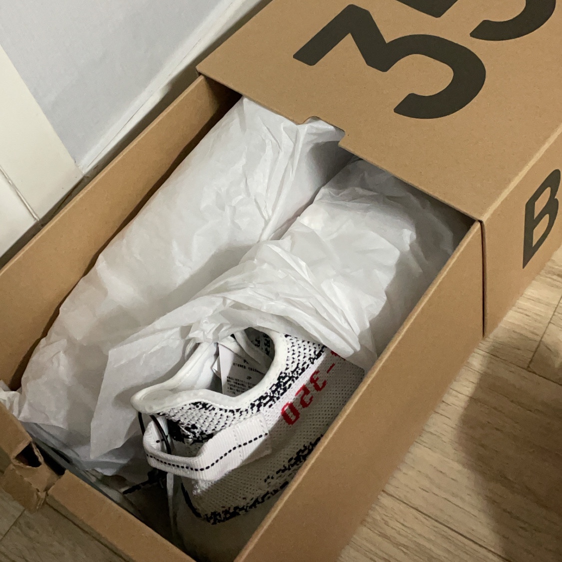 Adidas Yeezy Boost 350 V2 Zebra 2017/2019/2020 착용 스타일