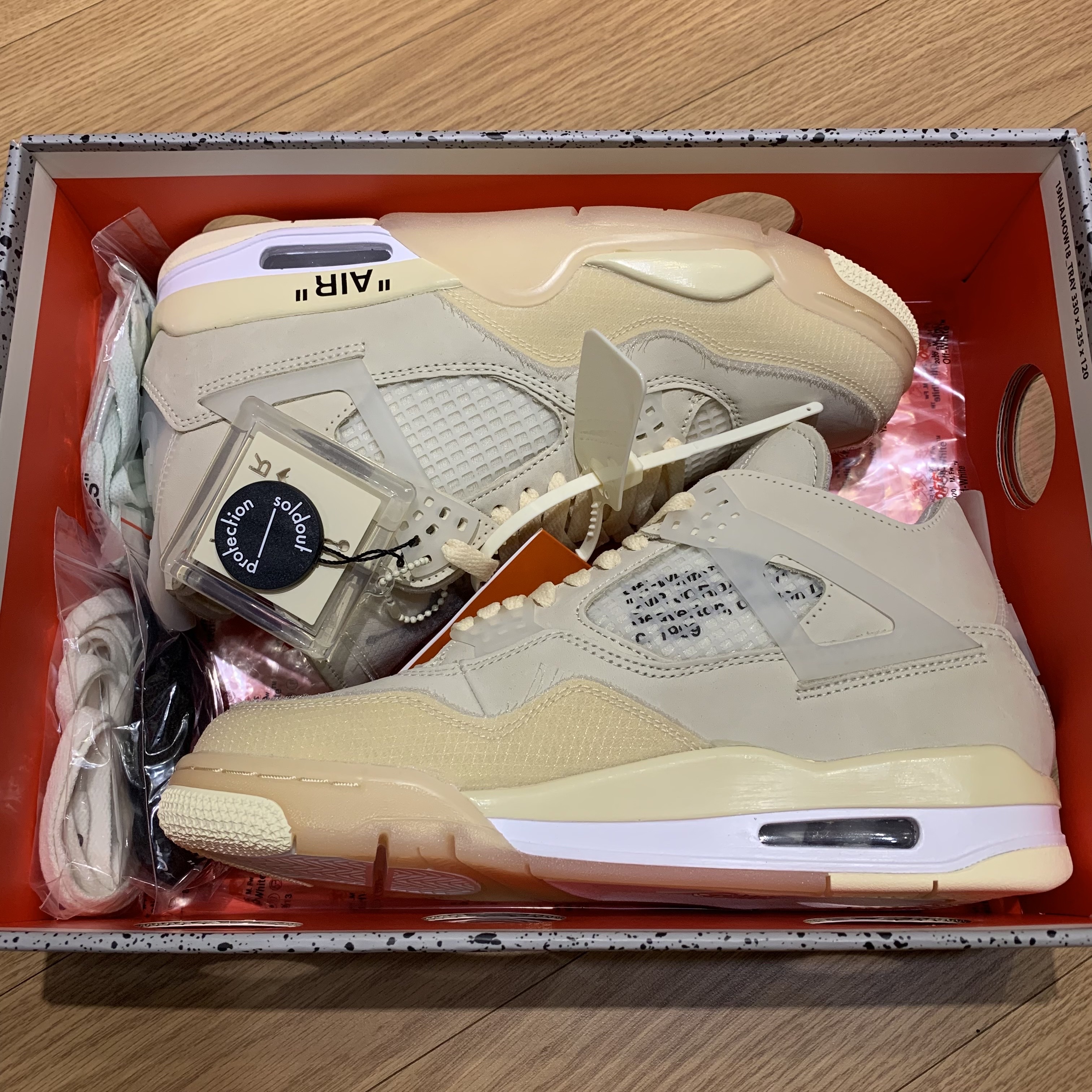 (W) Jordan 4 x Off-White Retro SP Sail 착용 스타일 - 4