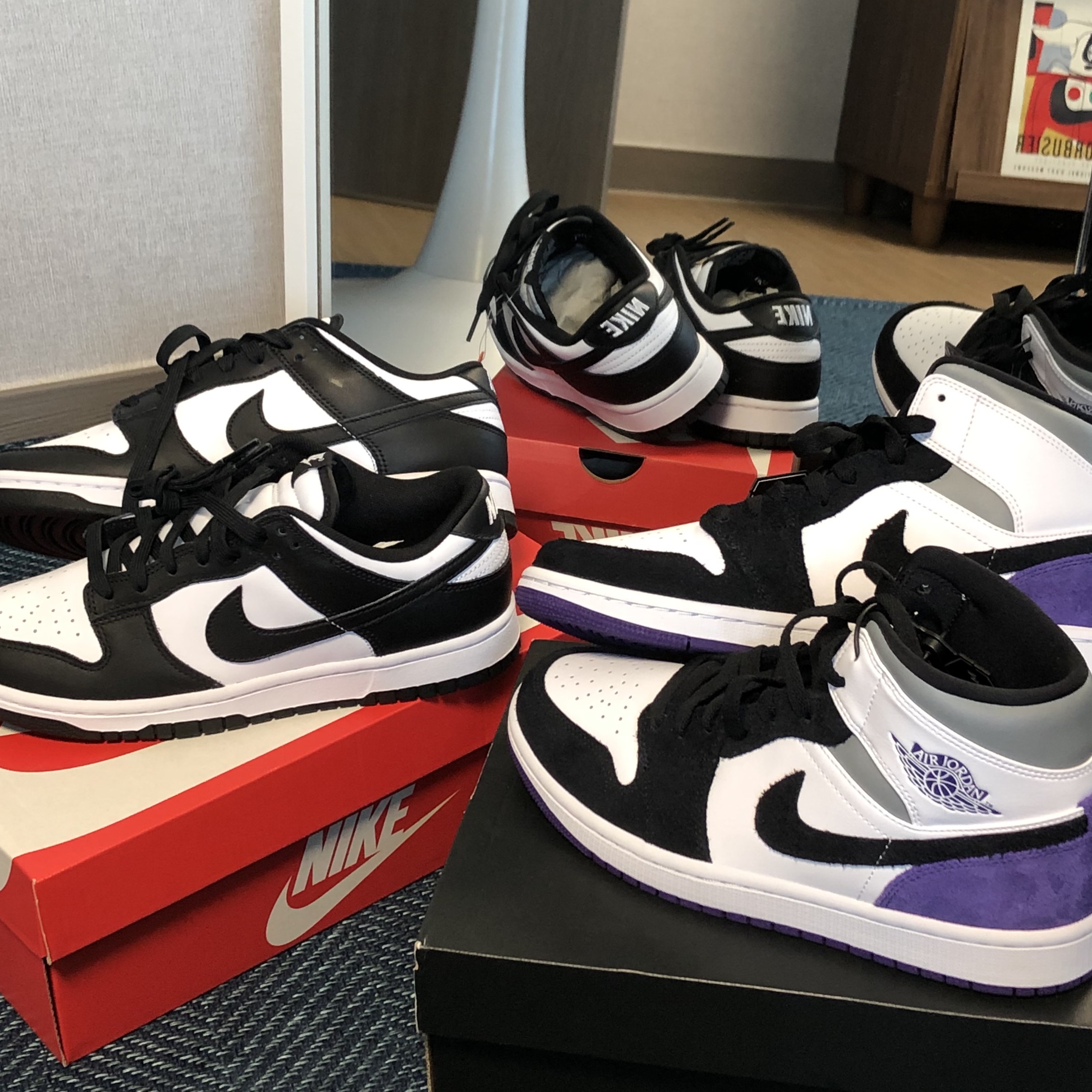 Nike Dunk Low Retro Black, Jordan 1 Mid SE Court Purple 착용 스타일