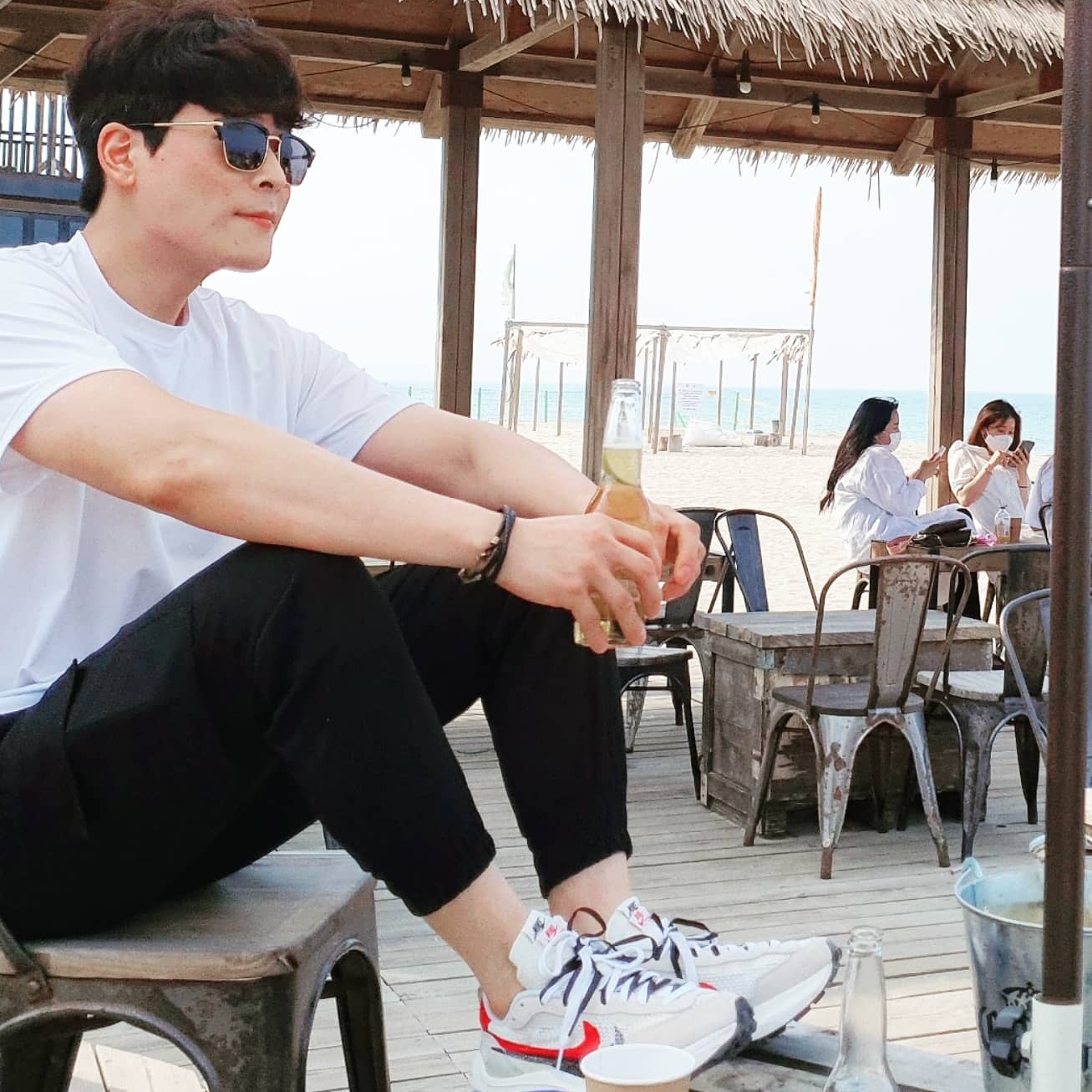 Nike x Sacai VaporWaffle Royal Fuchsia 착용 스타일