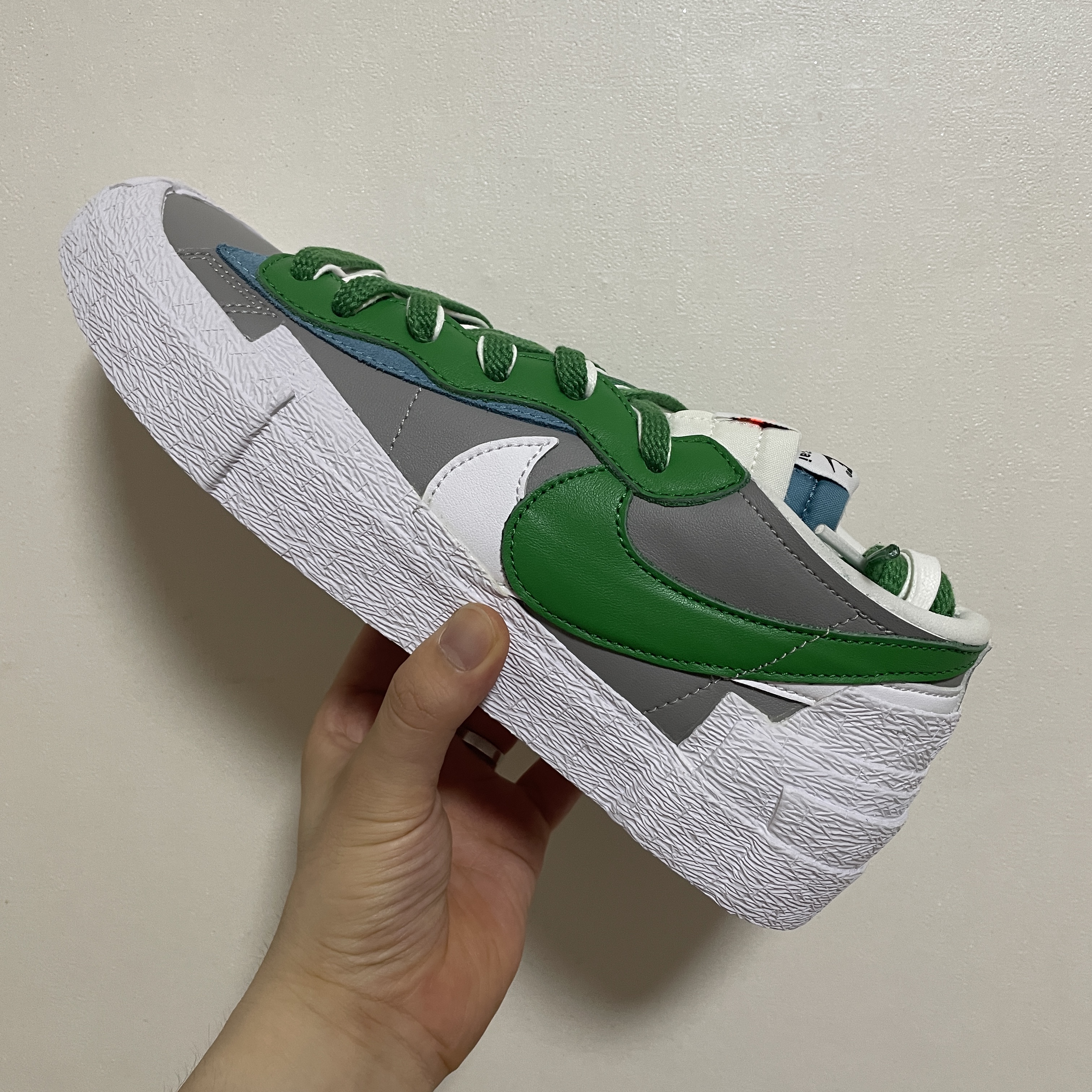 Nike x Sacai Blazer Low Classic Green 착용 스타일 - 1