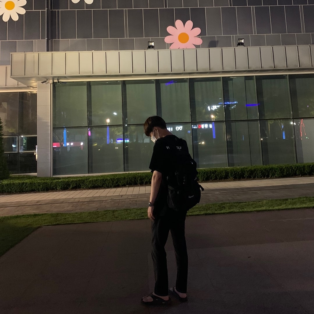 Oofos OOriginal Black, Supreme Backpack Black - 20FW 착용 스타일