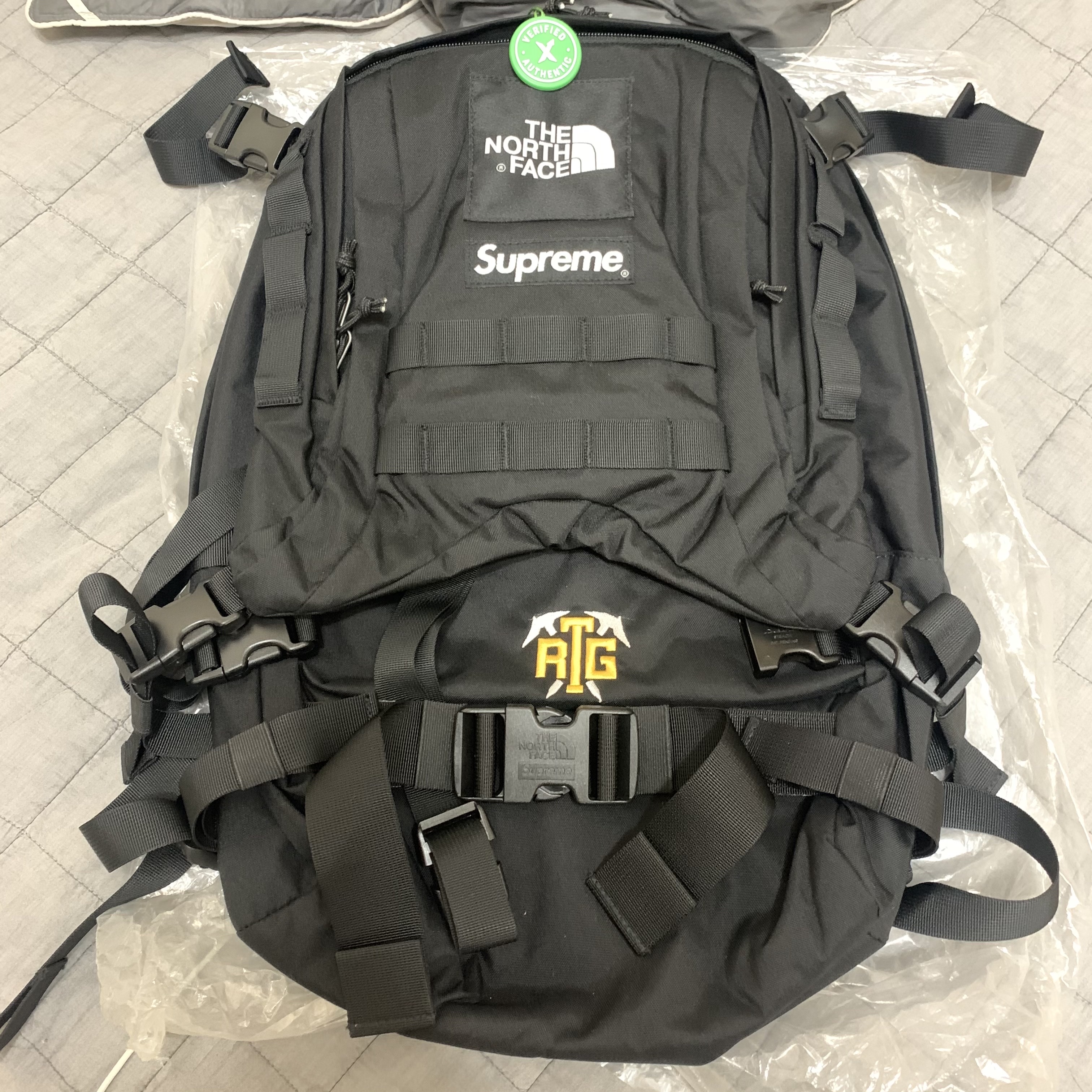 Supreme x The North Face RTG Backpack Black - 20SS 착용 스타일