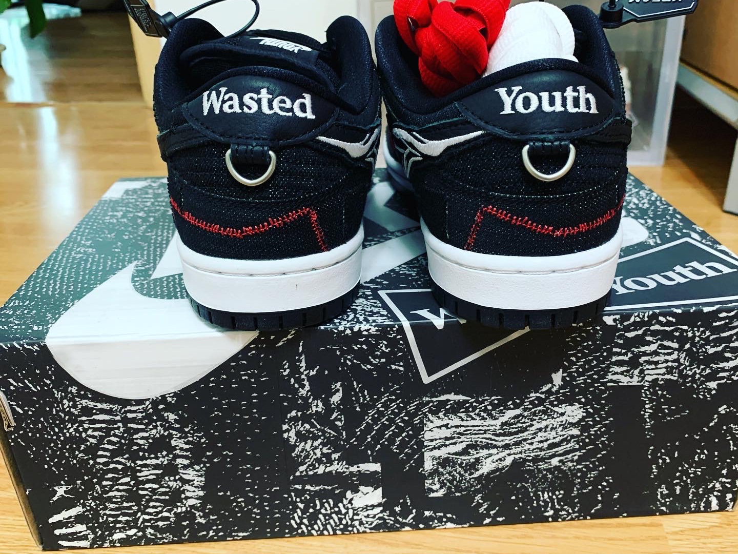 Nike x Verdy SB Dunk Low Pro Wasted Youth (Special Box) 착용 스타일 - 2
