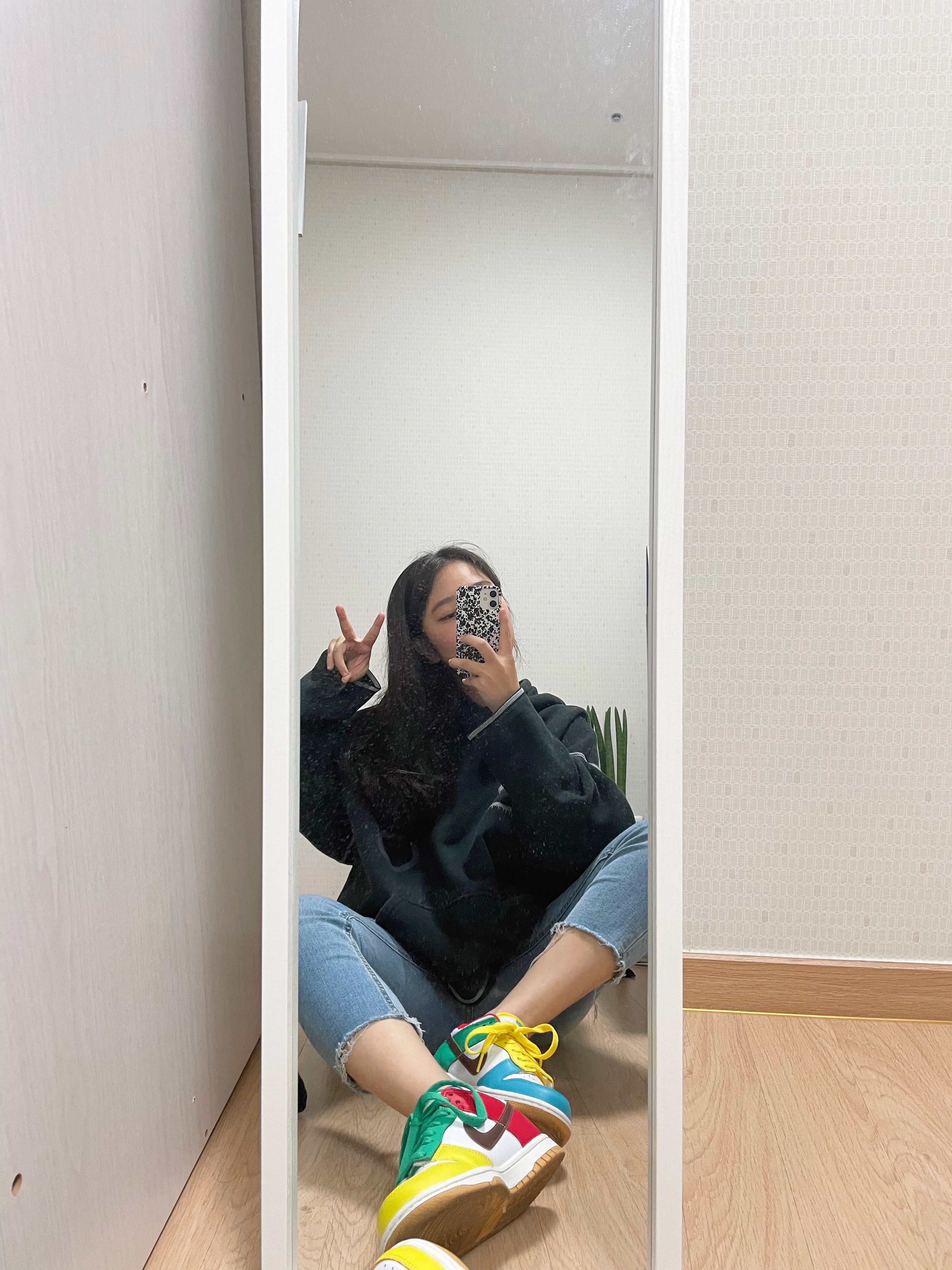 (GS) Nike Dunk Low SE Free.99 White, Nike x Off-White NRG RU Hoodie 착용 스타일 - 2