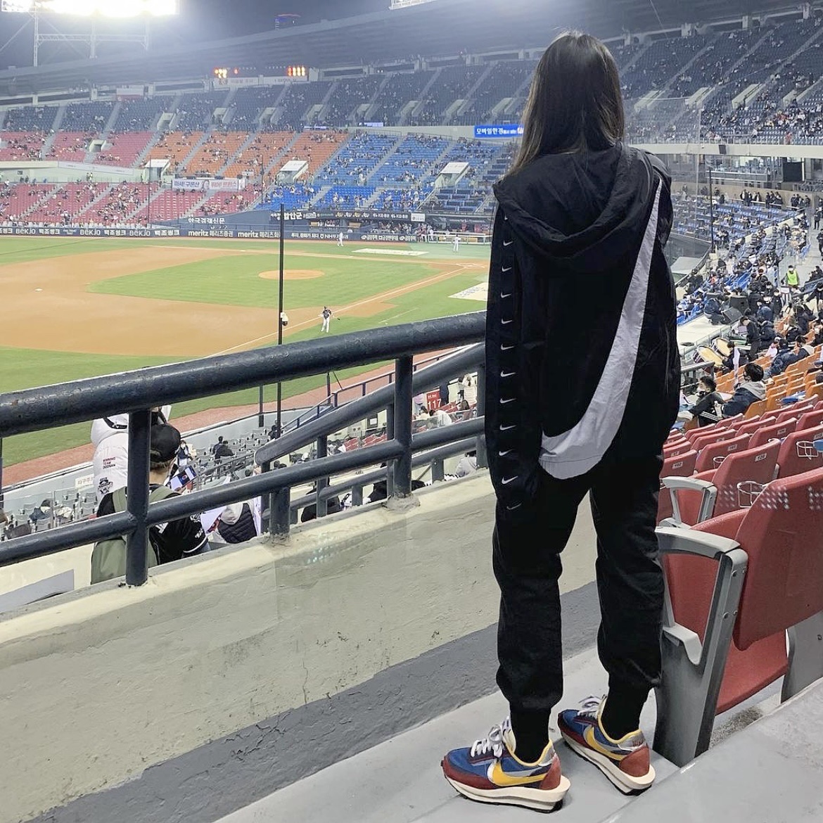 Nike x Sacai LDWaffle Blue Multi 착용 스타일