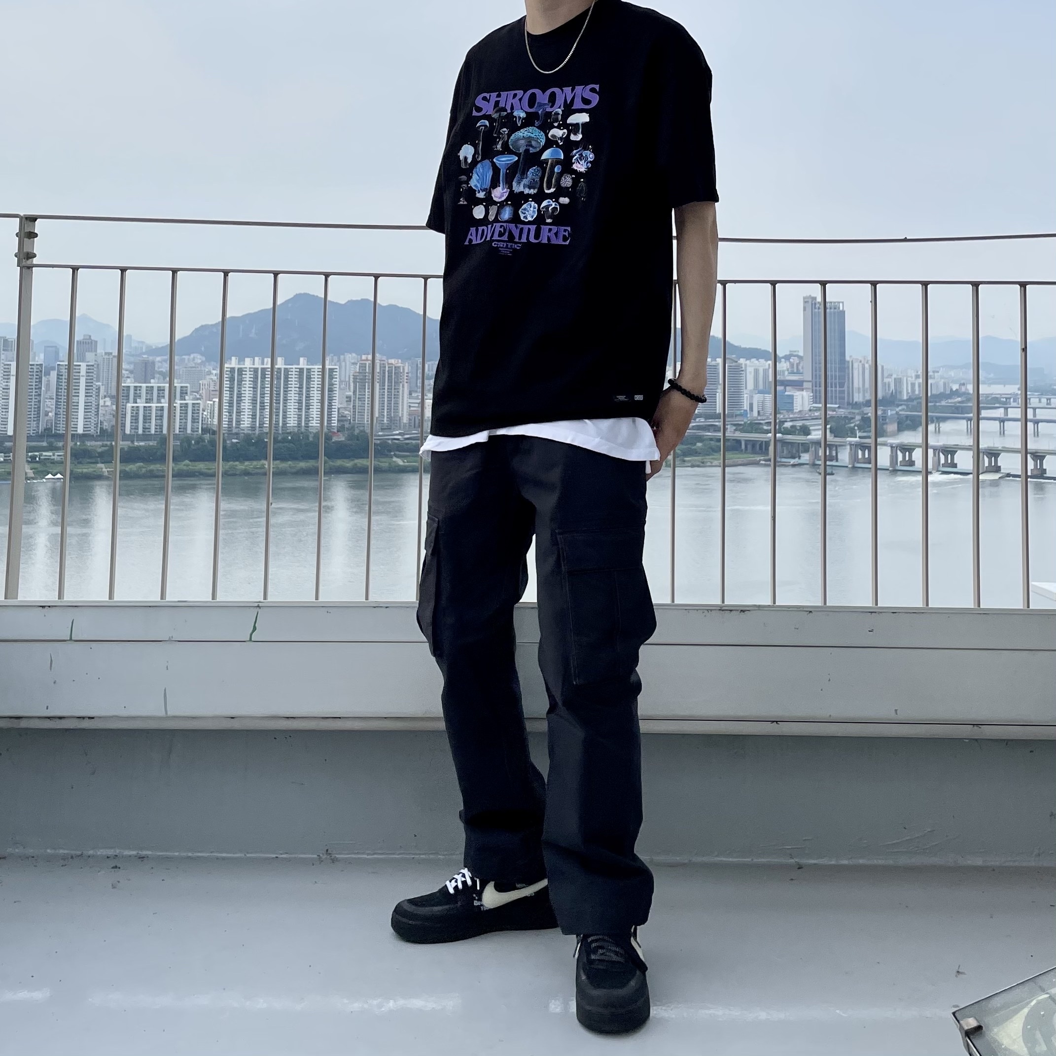 Nike x Off-White Air Force 1 Low Black White 착용 스타일 - 3